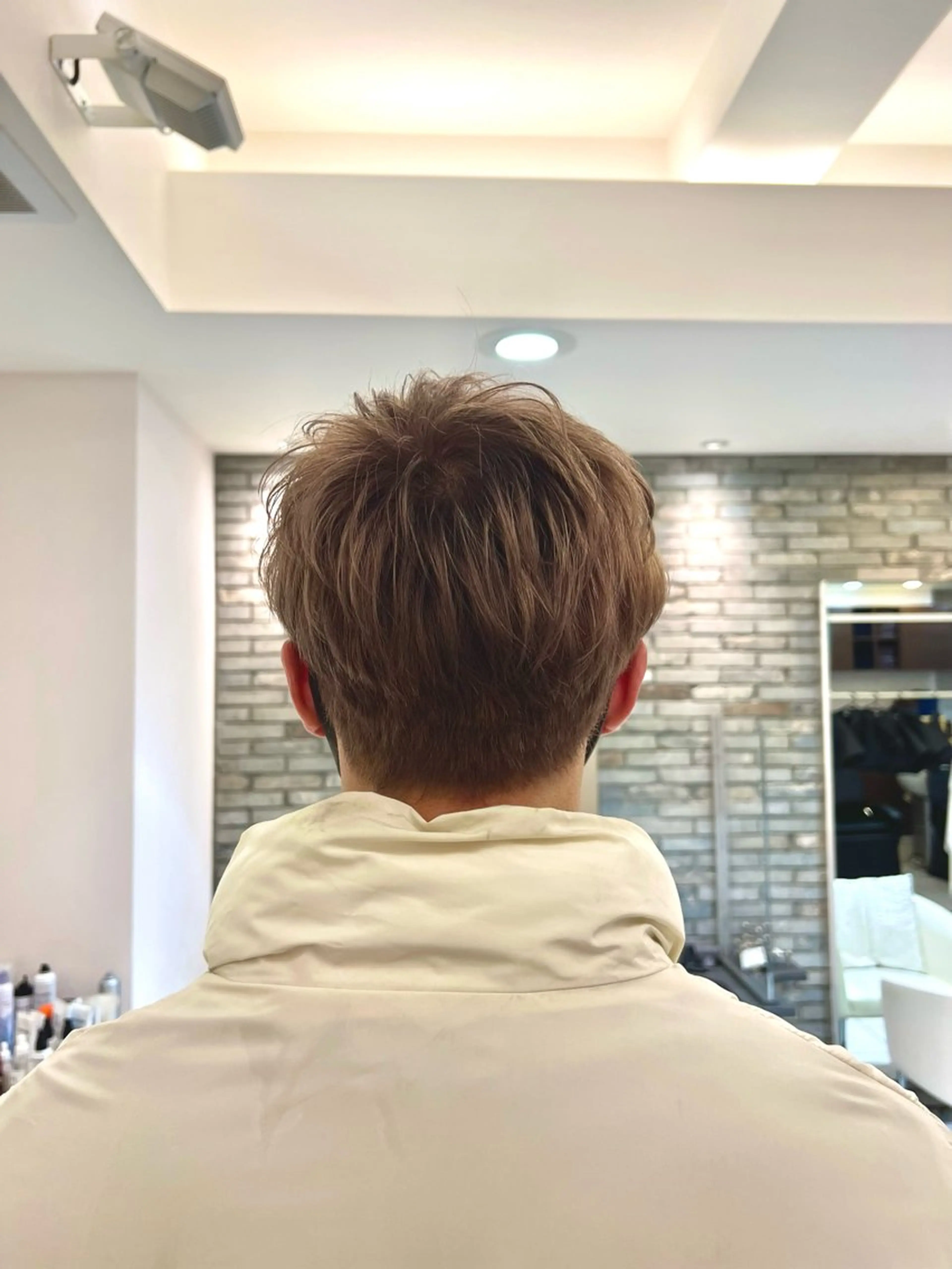 カラー メンズ メンズブリーチ ベージュカラー ブリーチ 透明感カラー 外国人風カラー casi所属・メンズパーマ／ボブ 星本広海のヘアスタイル