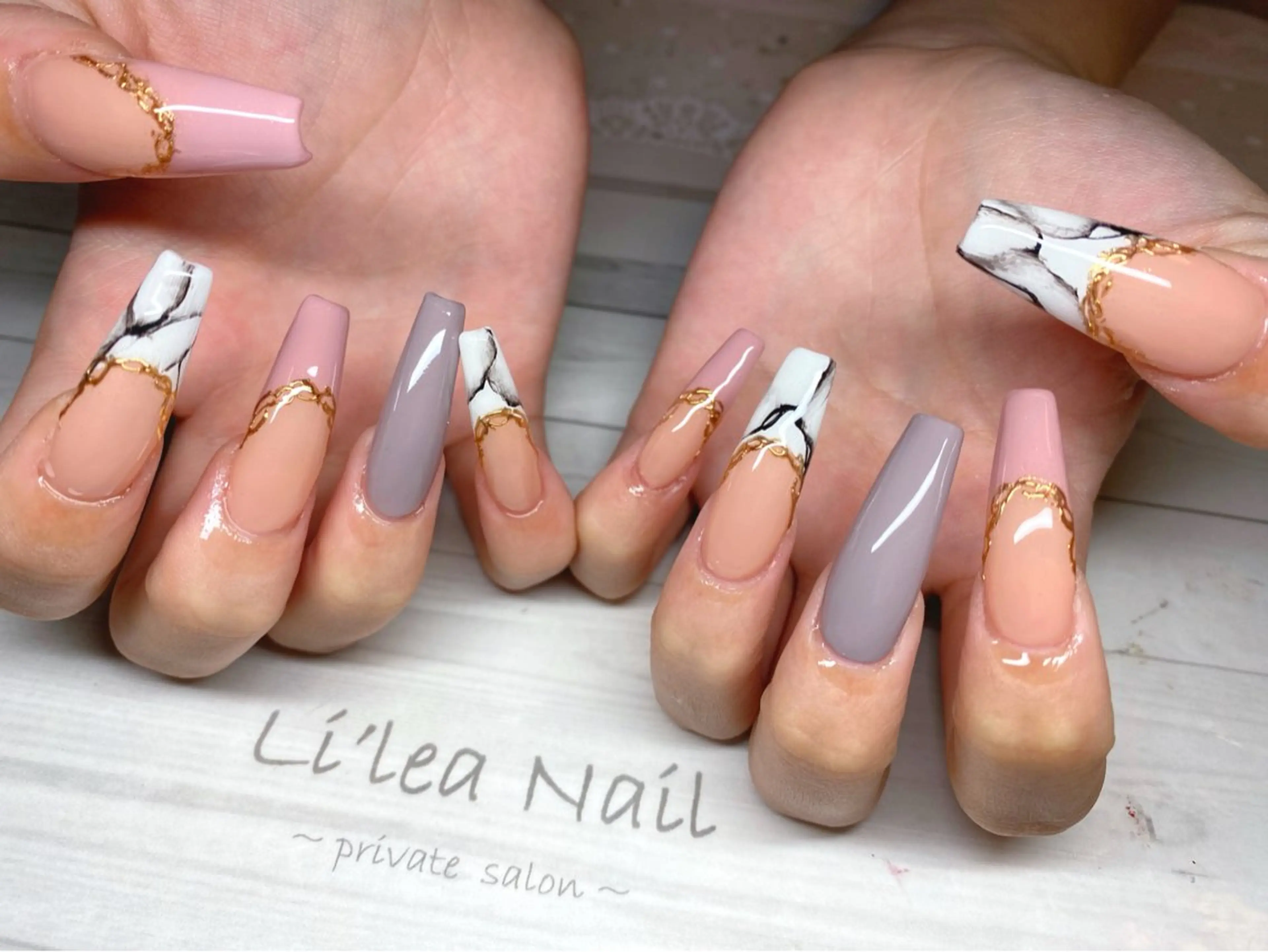 ネイル Li'leaNail AINAのネイルデザイン