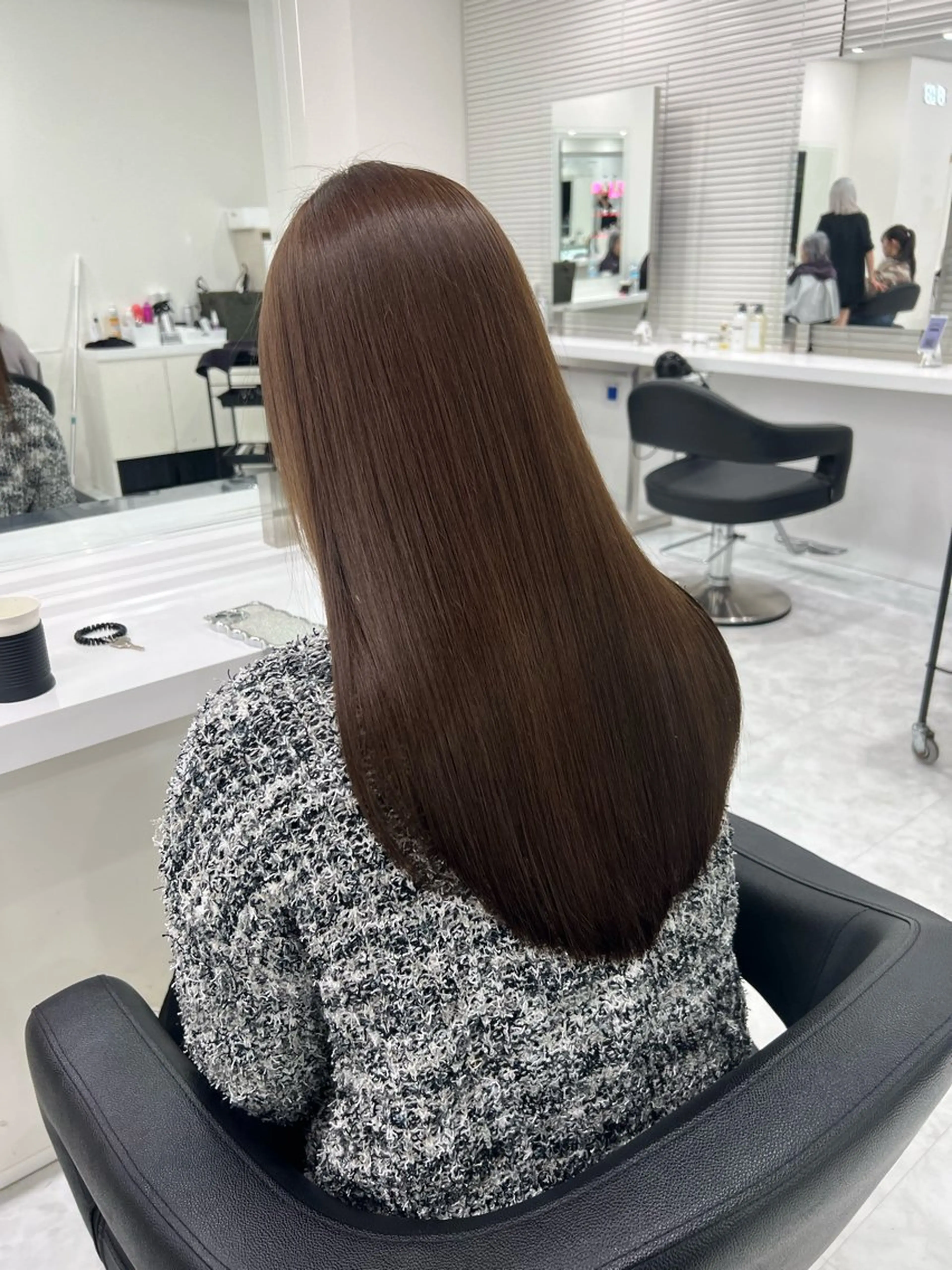 ロング カラー オリーブカラー🫒 レイヤーカット✂︎のヘアスタイル