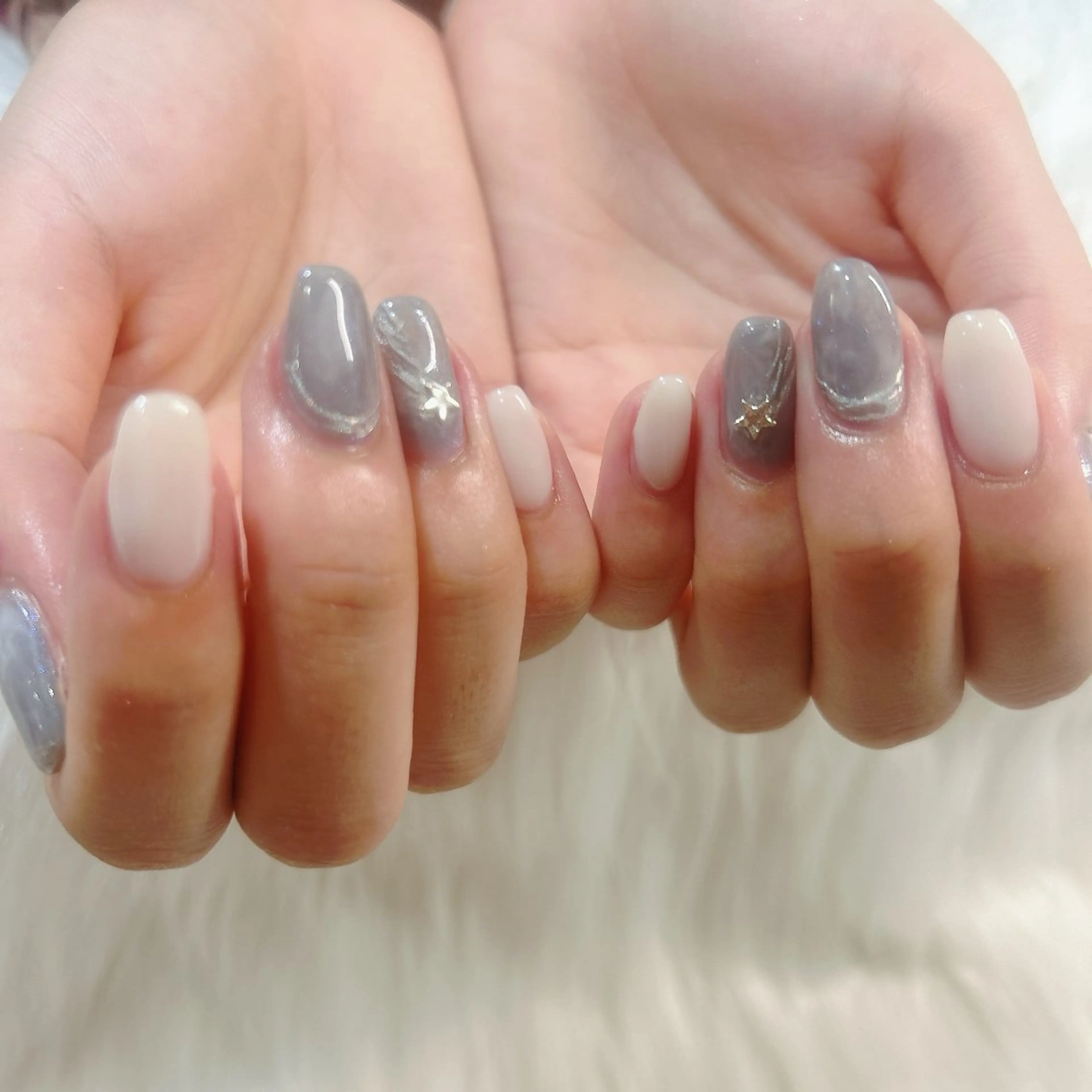 チップ長さ出しメニュー:オフィスシンプルデザインネイル　オフ込み　ハンドの写真