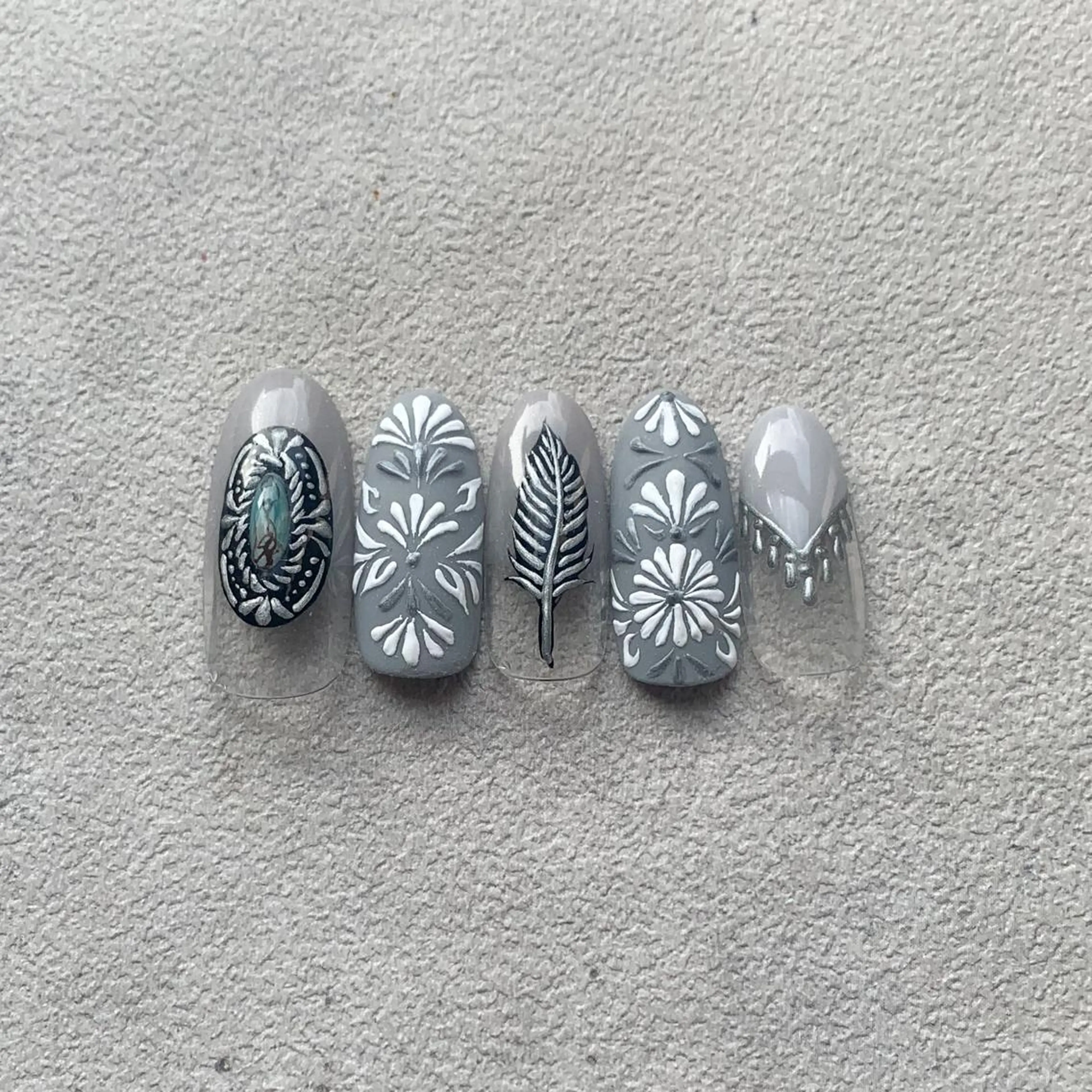 ネイル ハンドネイル atelier FIORITURA所属・FIORITURA aiのネイルデザイン