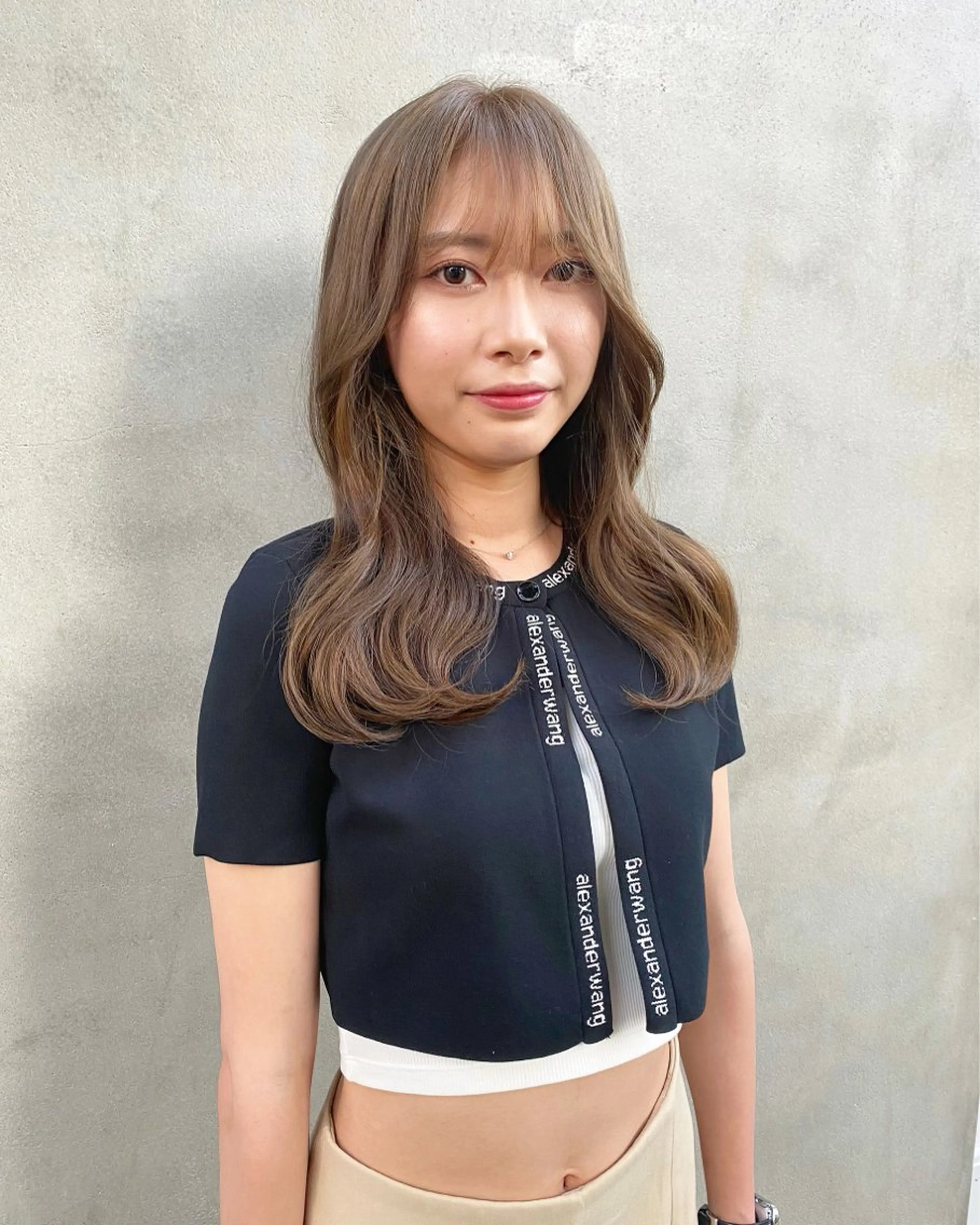 セミロング カラー ベージュカラー ブリーチ オリーブベージュ トリートメント SHICENEケイ レイヤーカット🦋のヘアスタイル