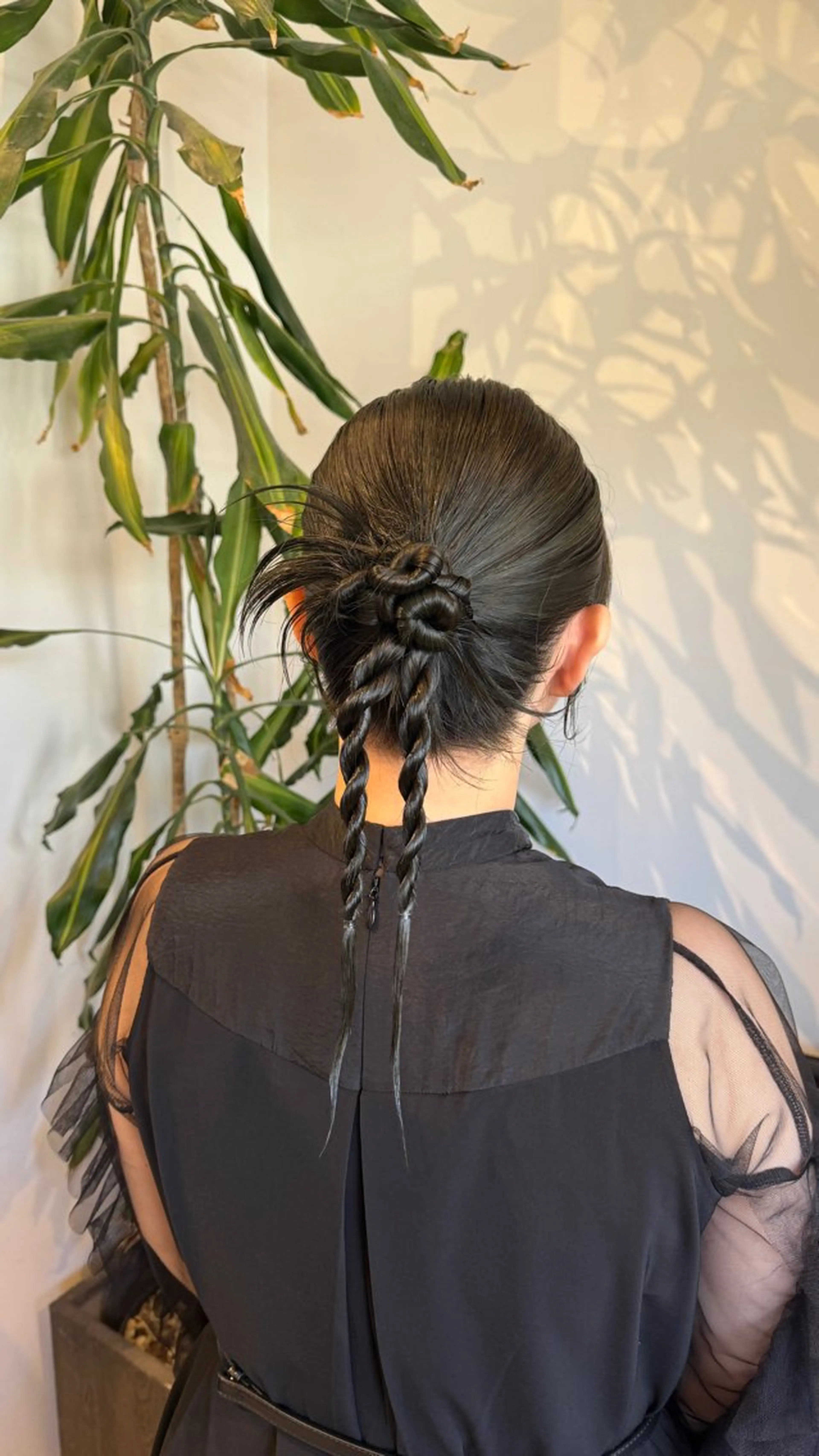 セミロング ヘアアレンジ 黒岩 珠奈のヘアスタイル