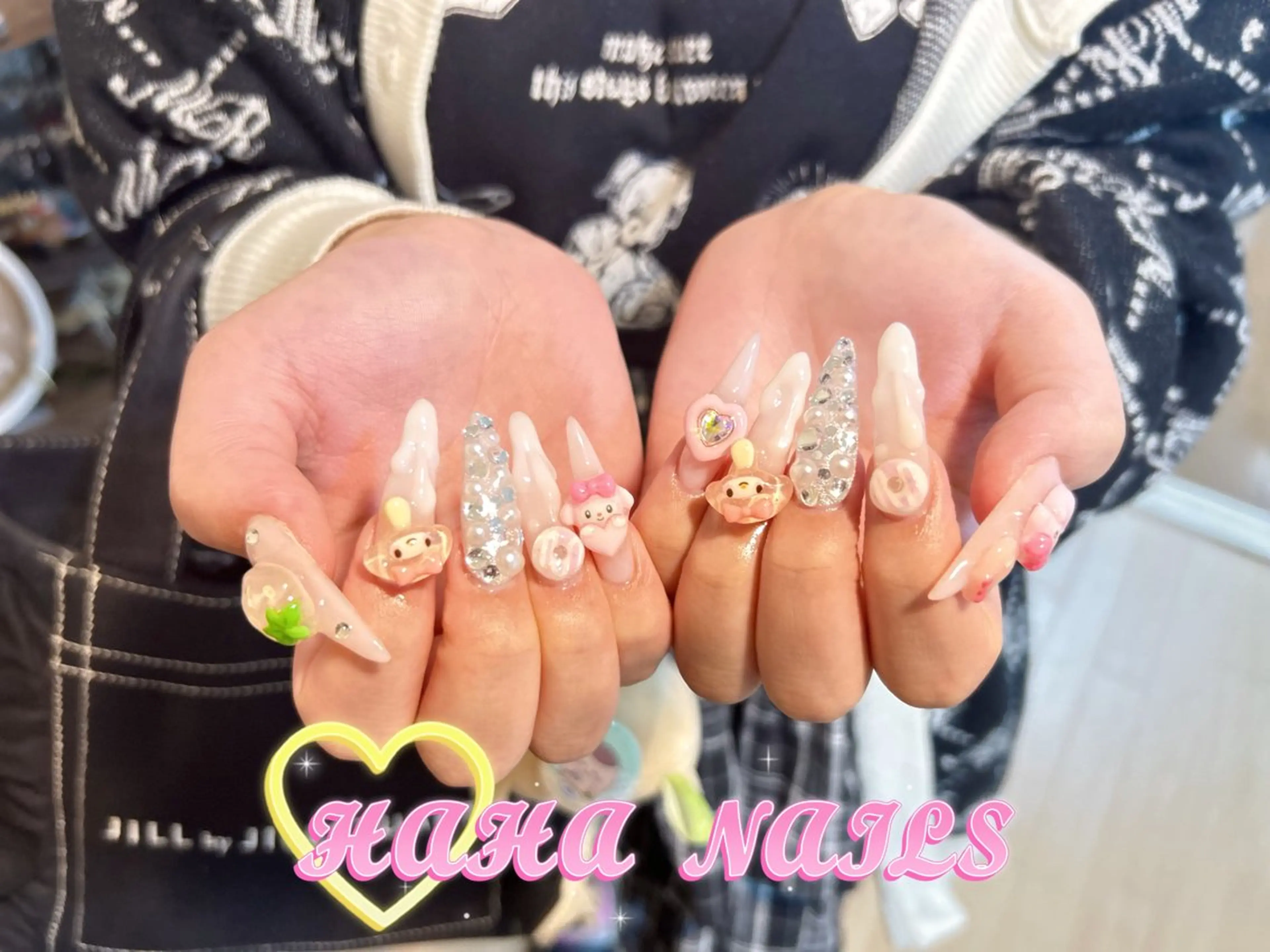 【新規オフ無料】💛人気NO2【チップ長さ出し】持ち込みデザイン 10本迄➕パーツ放題の写真