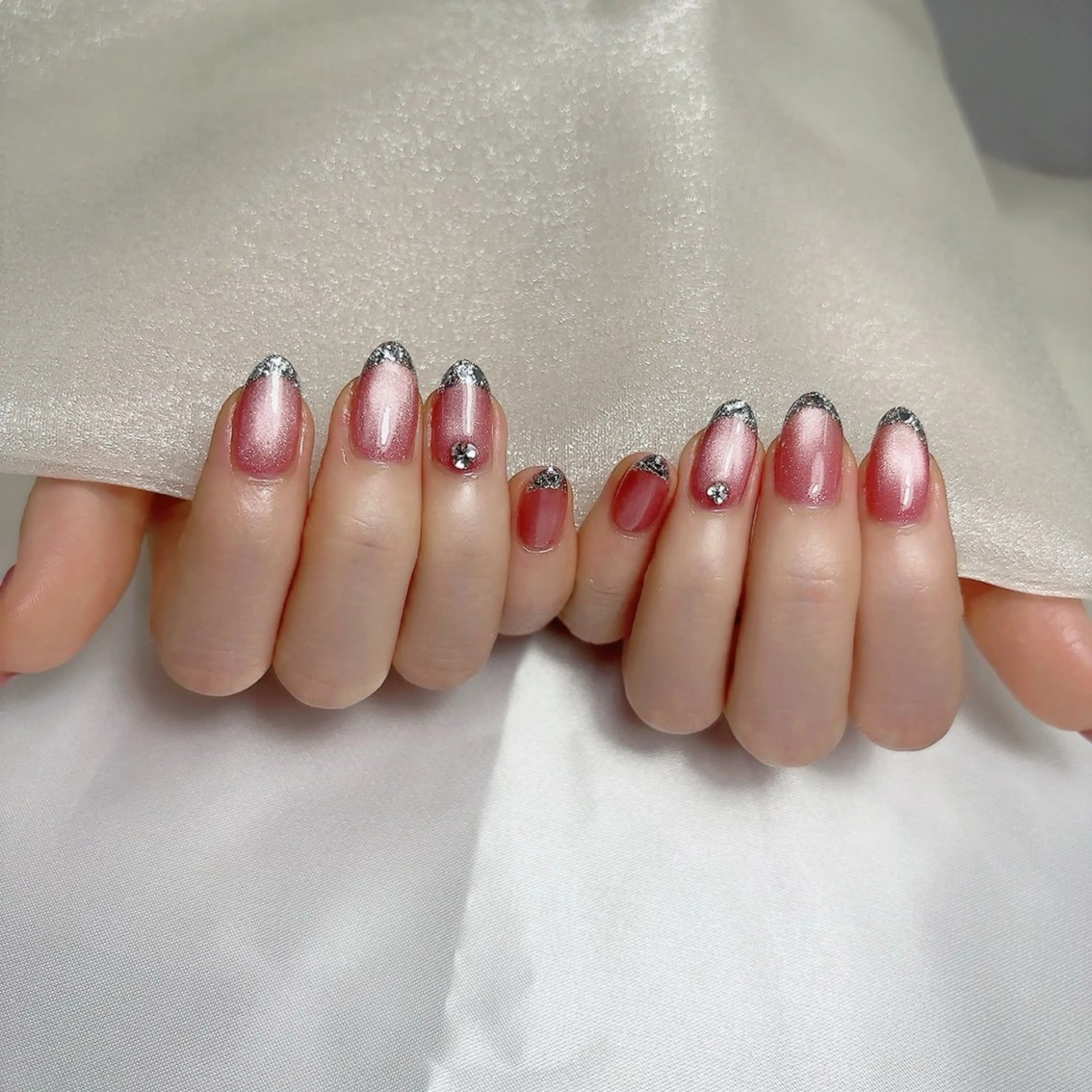 ネイル フレンチネイル ガラスフレンチ キラキラネイル ポッコネイル所属・ポッコネイル MISAKIのネイルデザイン