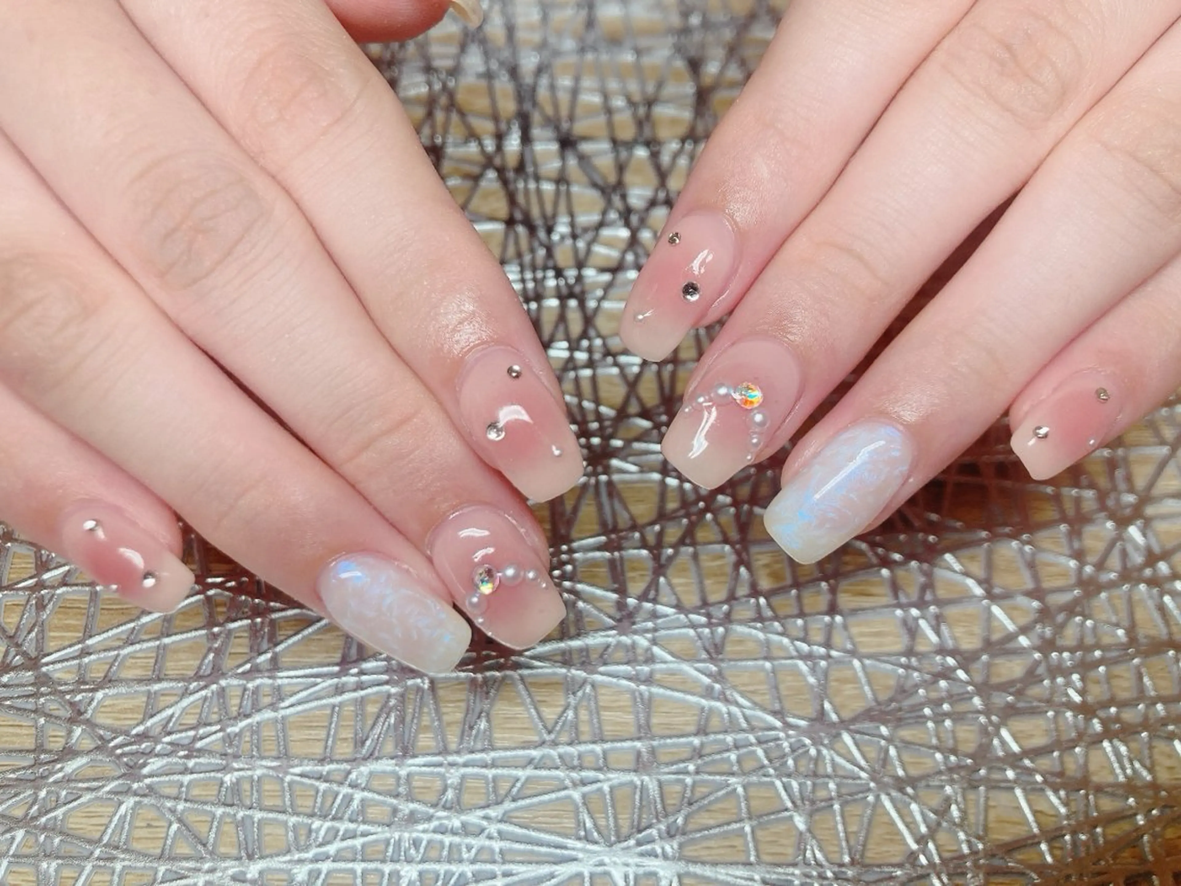 ネイル ECLAT エクラ所属・寺山 千鶴のネイルデザイン