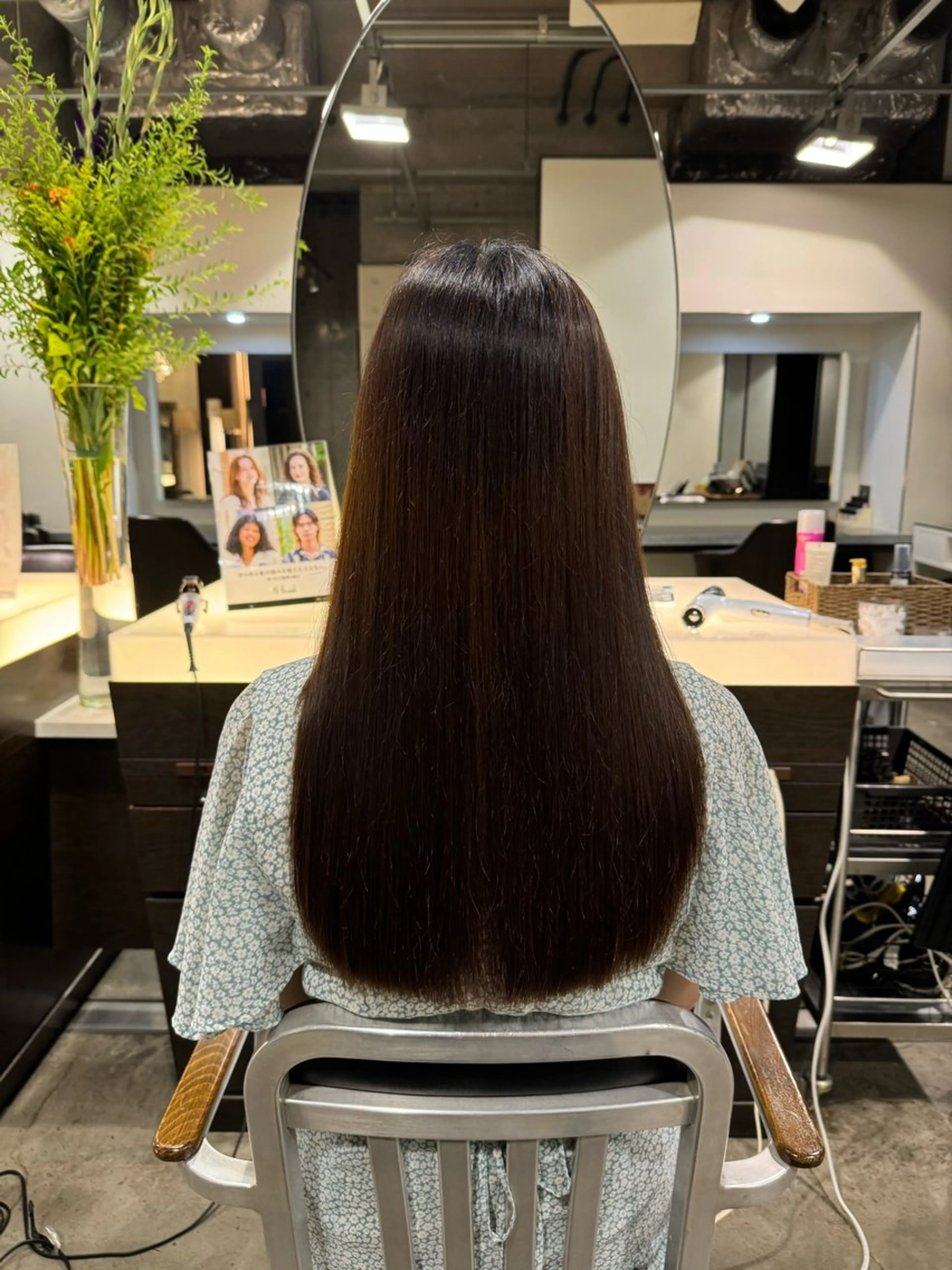 ロング タツキ／レイヤー／ パーマ／艶カラーのヘアスタイル