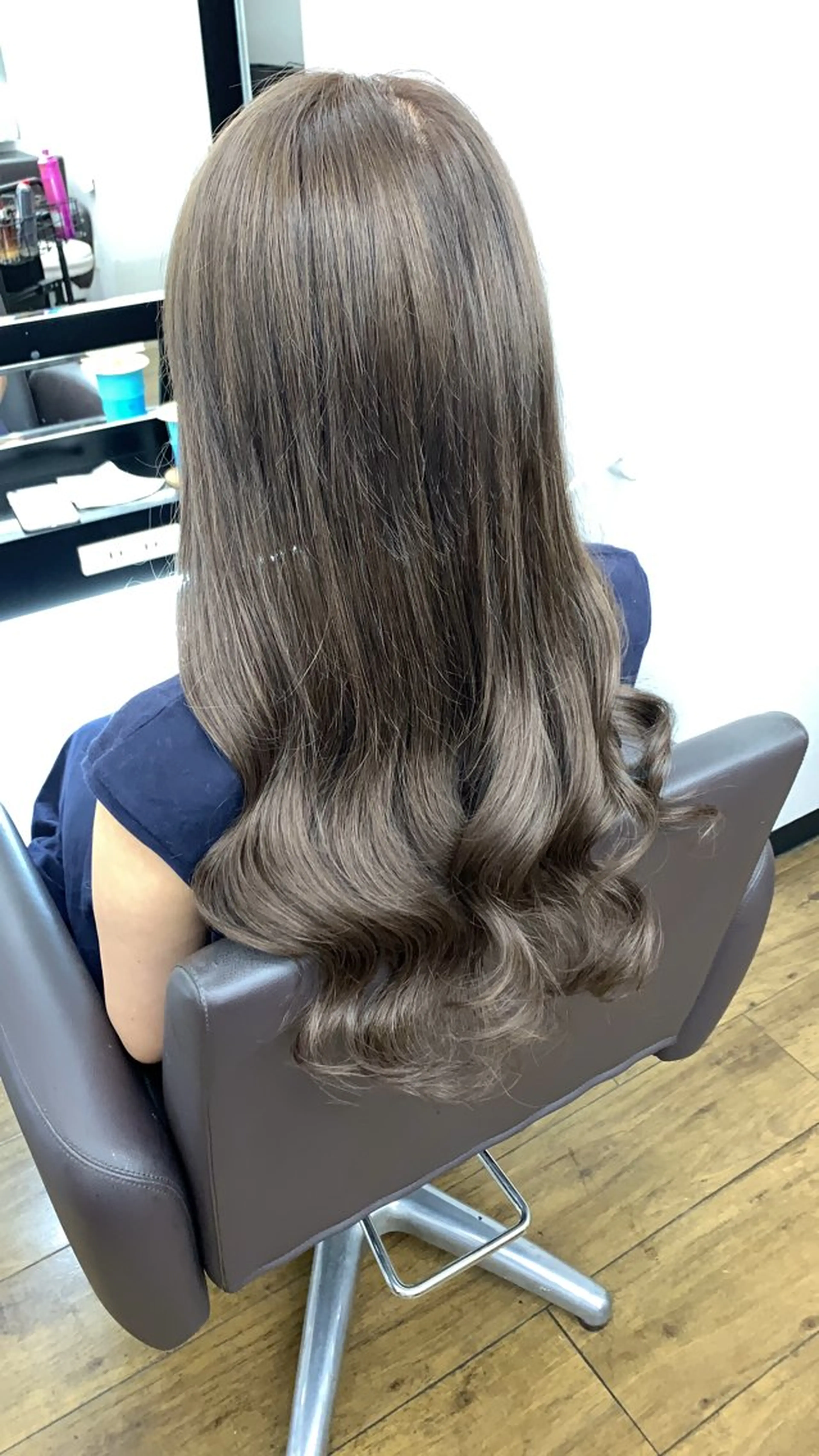 ロング エクステ 奥本 侑 ハイトーン、髪質改善のヘアスタイル