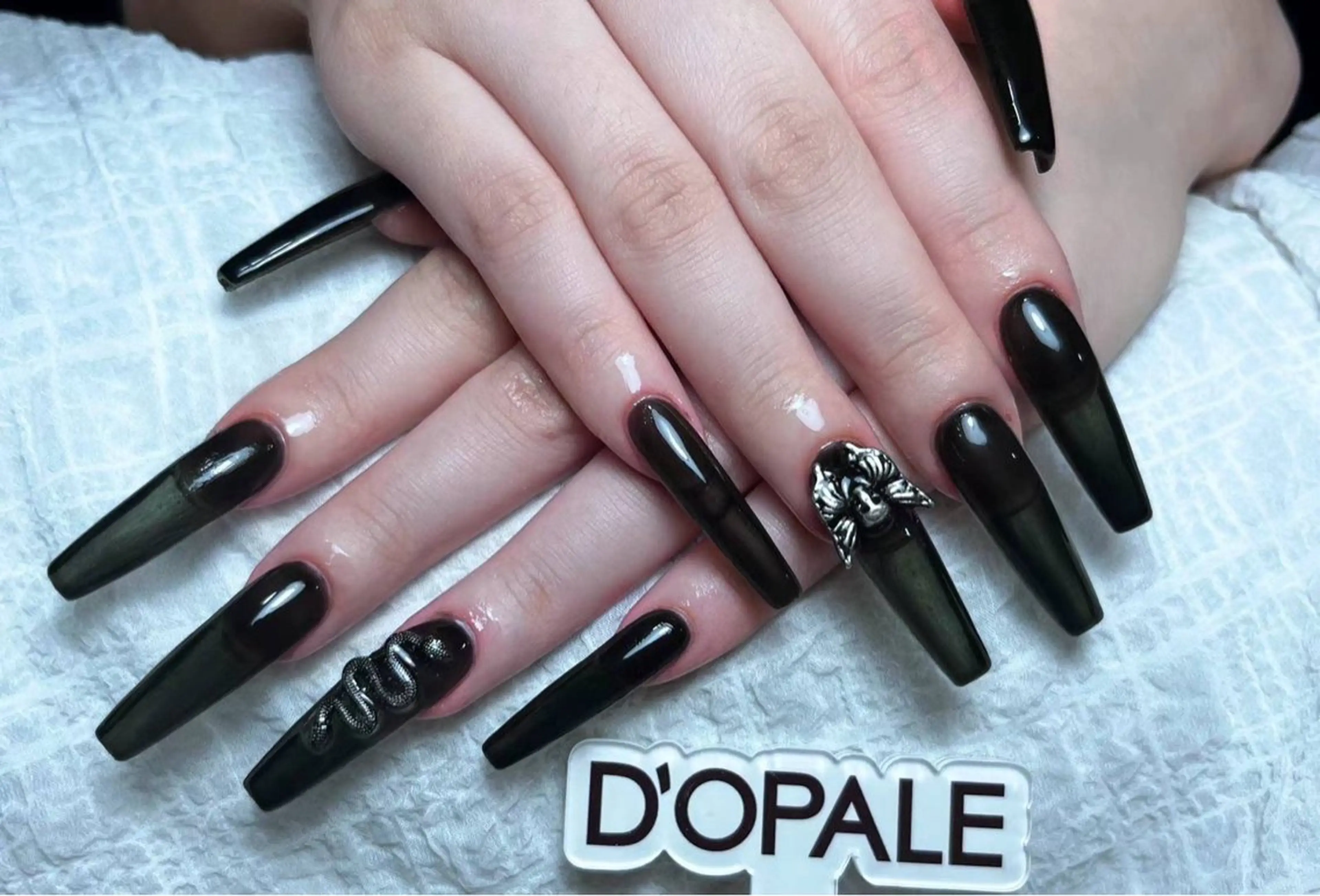 ネイル D‘OPALE所属・DOPALE、もも 彦奇のネイルデザイン