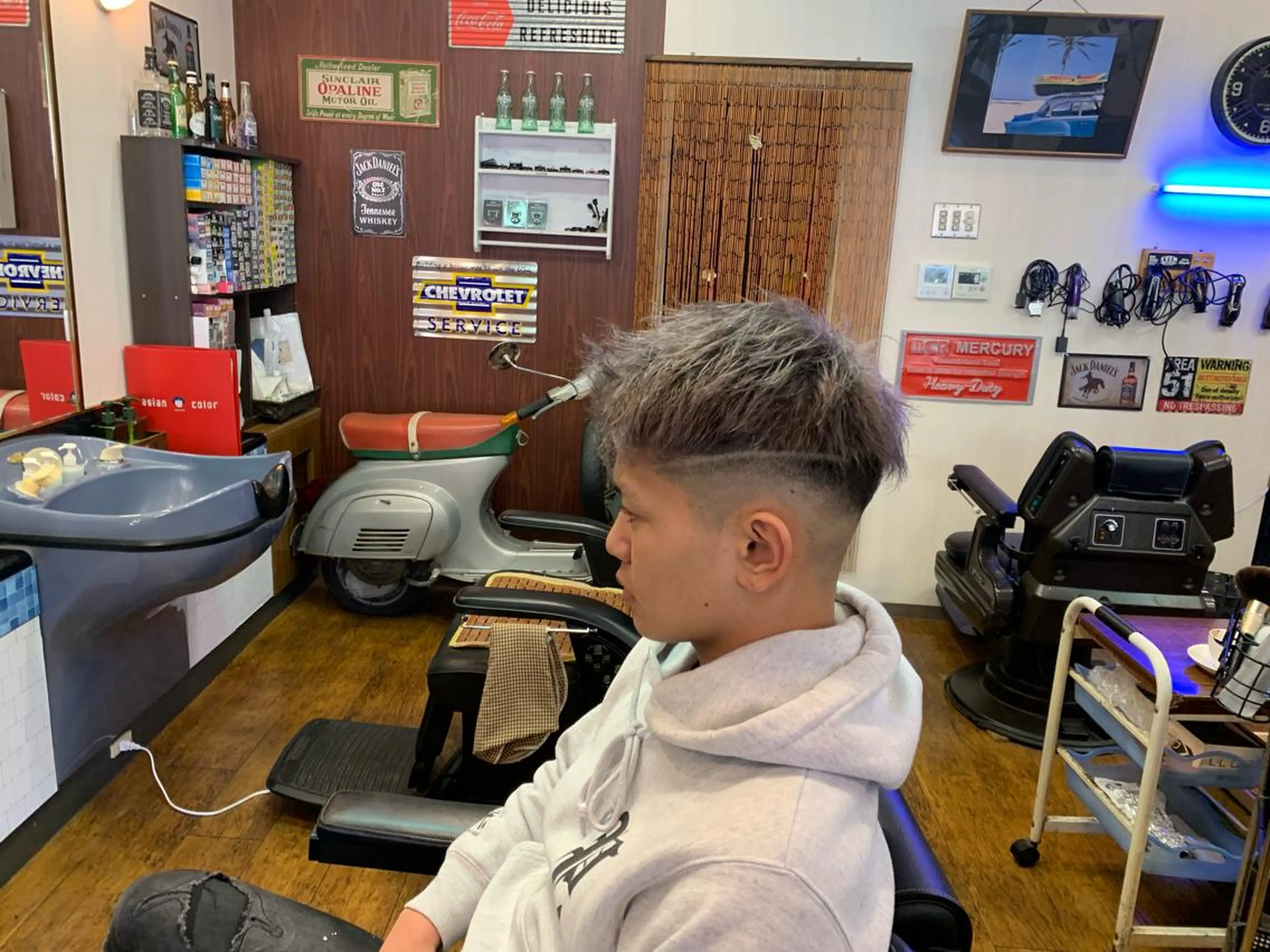 ミディアム カラー パーマ Ｂ AＲＢEＲＳＨＯＰ　TＷＩＮＳ所属・池田 孝行のヘアスタイル