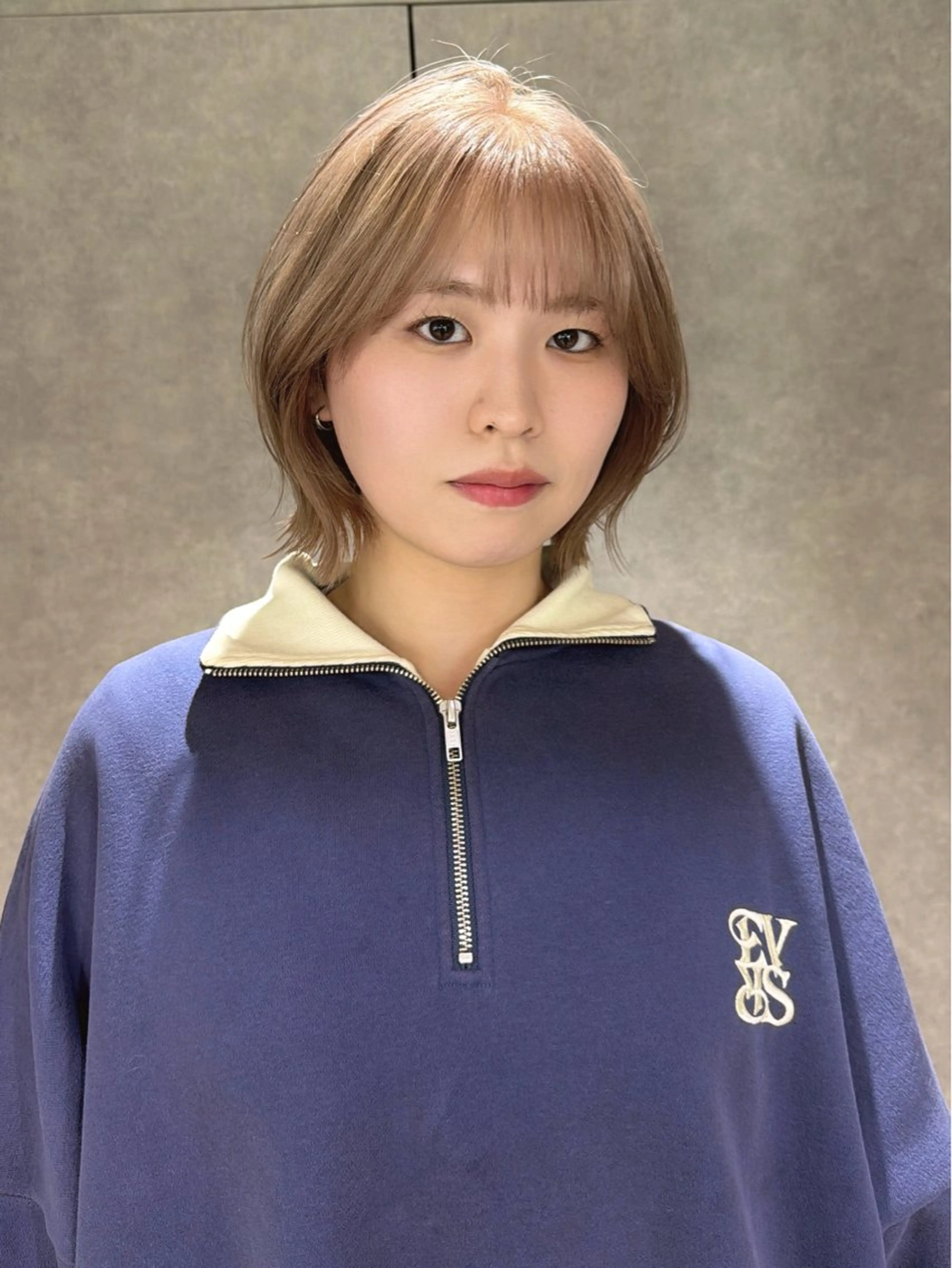 ショート カラー ボブレイヤー ベージュカラー ミルクティーベージュ ホワイトミルクティーベージュ ボブ カット ヘアカラー yu-kaハッシュ カット/韓国レイヤーのヘアスタイル