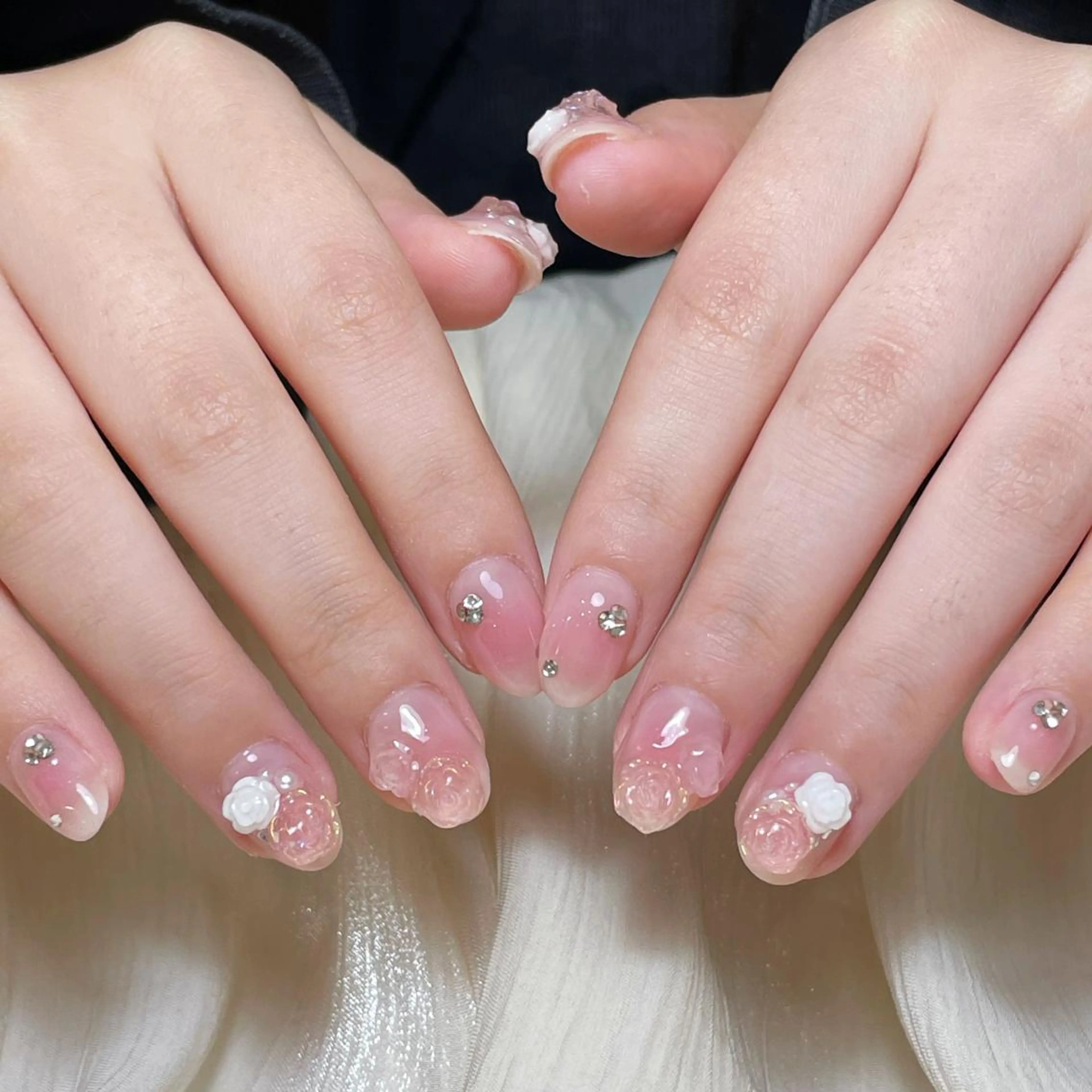 ネイル アートネイル オーロラネイル ガーリー キラキラネイル 韓国ネイル ハンドネイル DIAMOND NailStudioのネイルデザイン