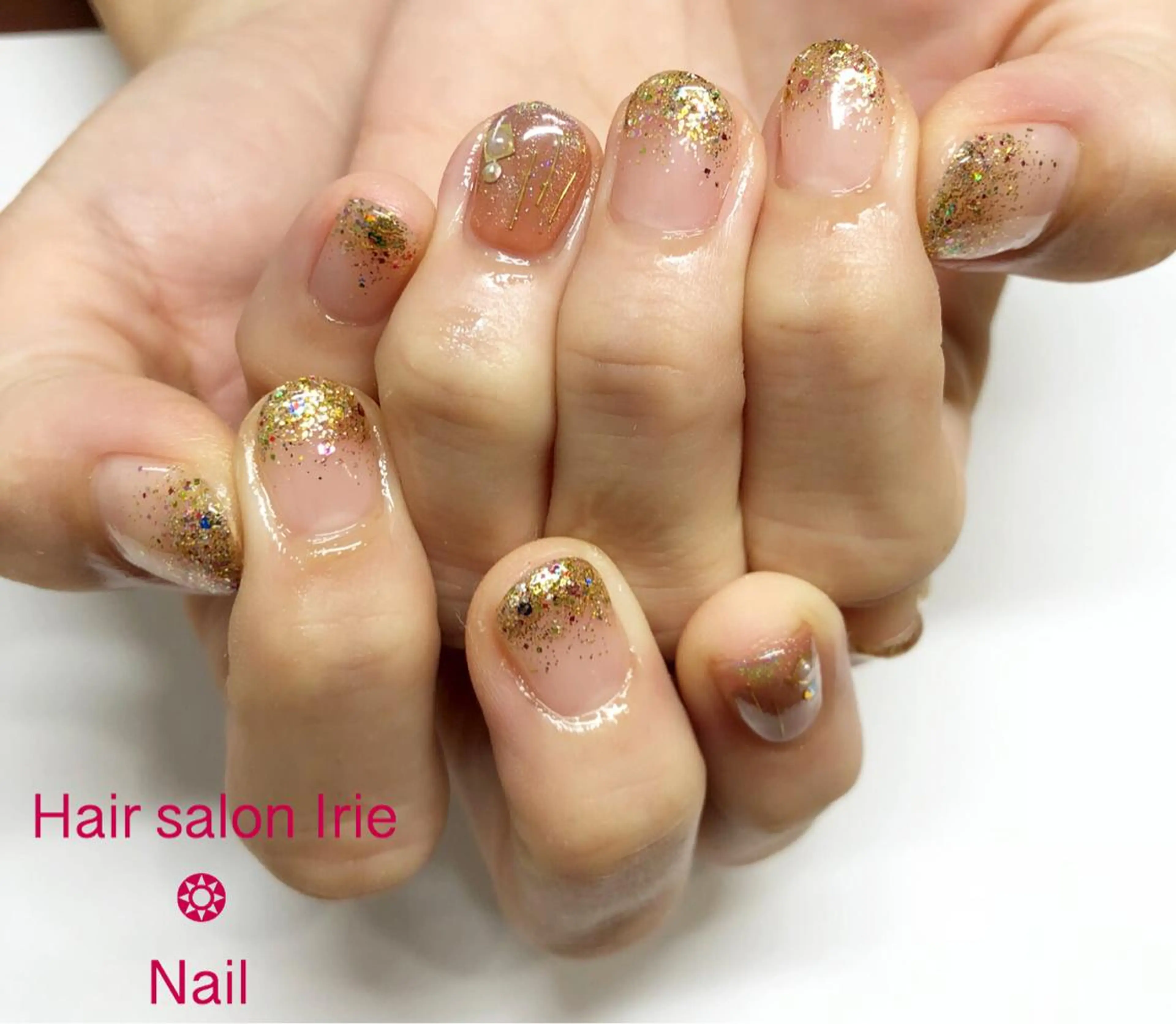 ネイル アートネイル ラメ(グリッター) ラメグラデーション シンプルネイル Hair salon Irie所属・與儀 知佳のネイルデザイン