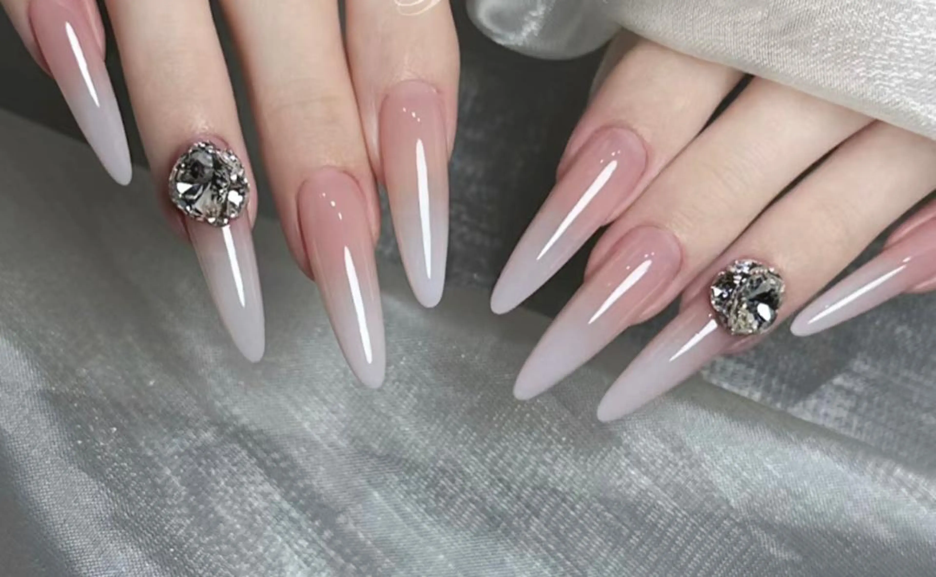 ネイル ハンドネイル 🎀 NaNa_nailのネイルデザイン