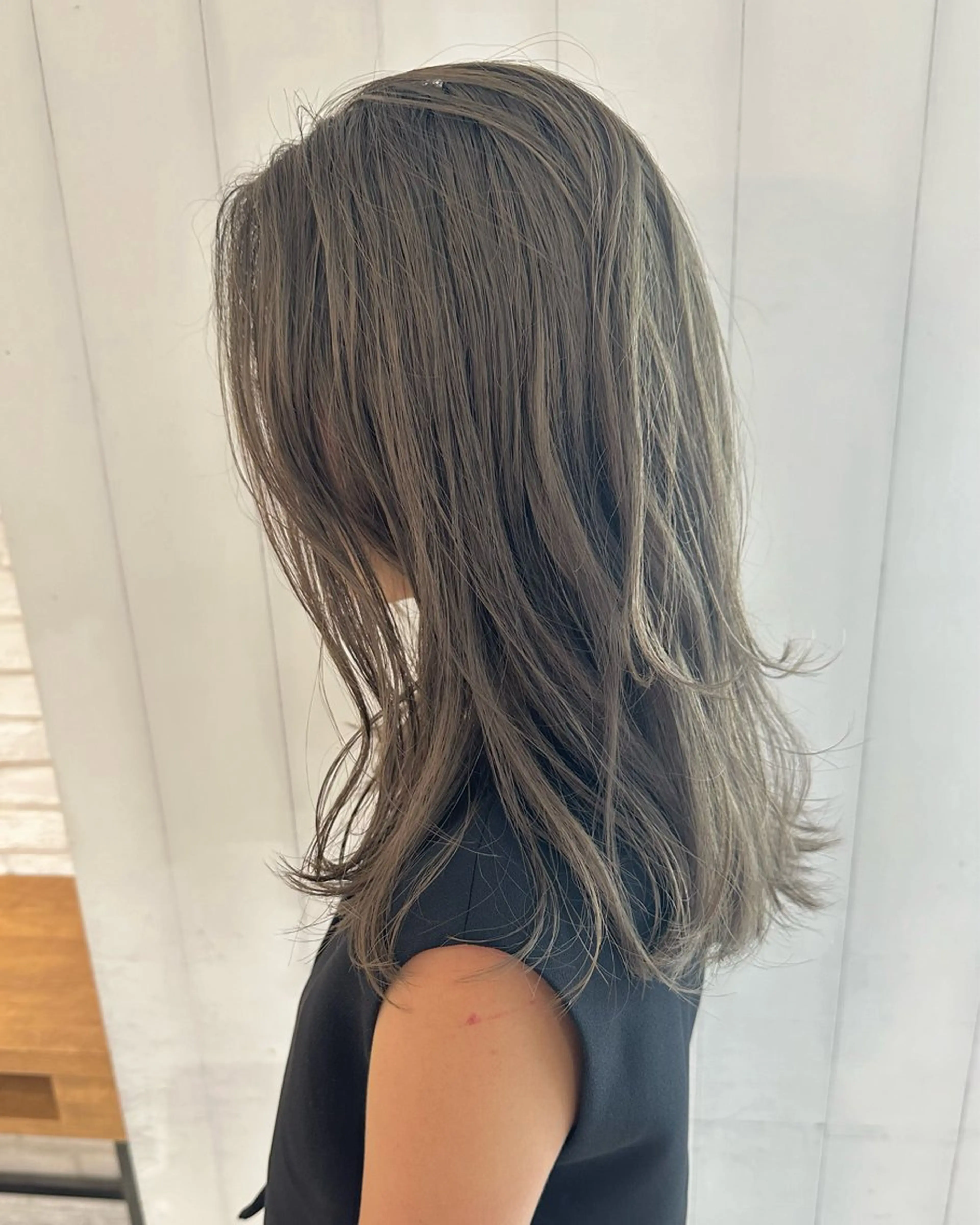 ミディアム カラー ヘアアレンジ レイヤーカット カット ヘアカラー トリートメント ヘアセット ブリーチなしで透明感 艶カラー【Ryo】のヘアスタイル