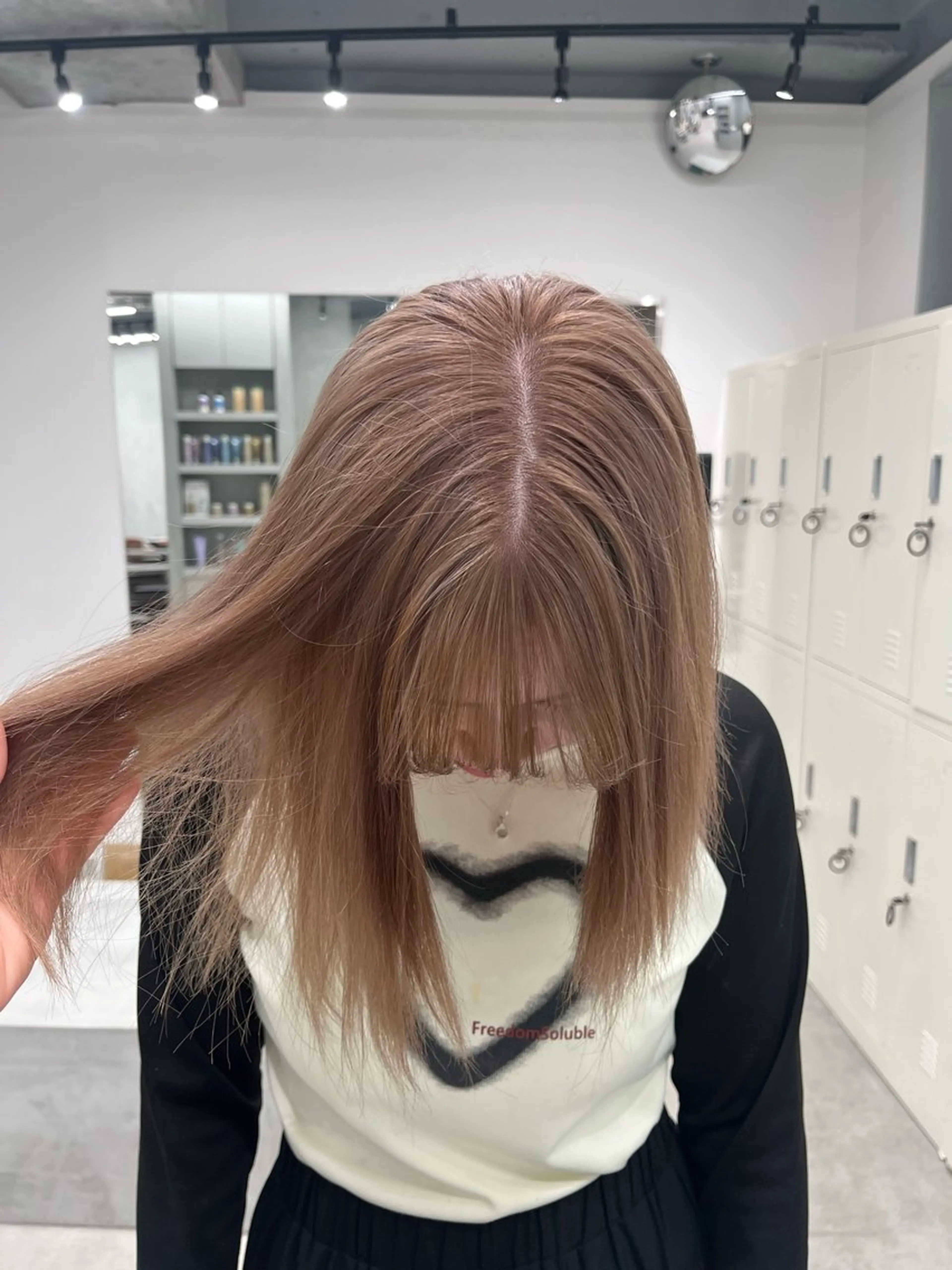 カラー ブリーチ グレージュ ミルクティーグレージュ dot .tokyo所属・中村 彩夏のヘアスタイル