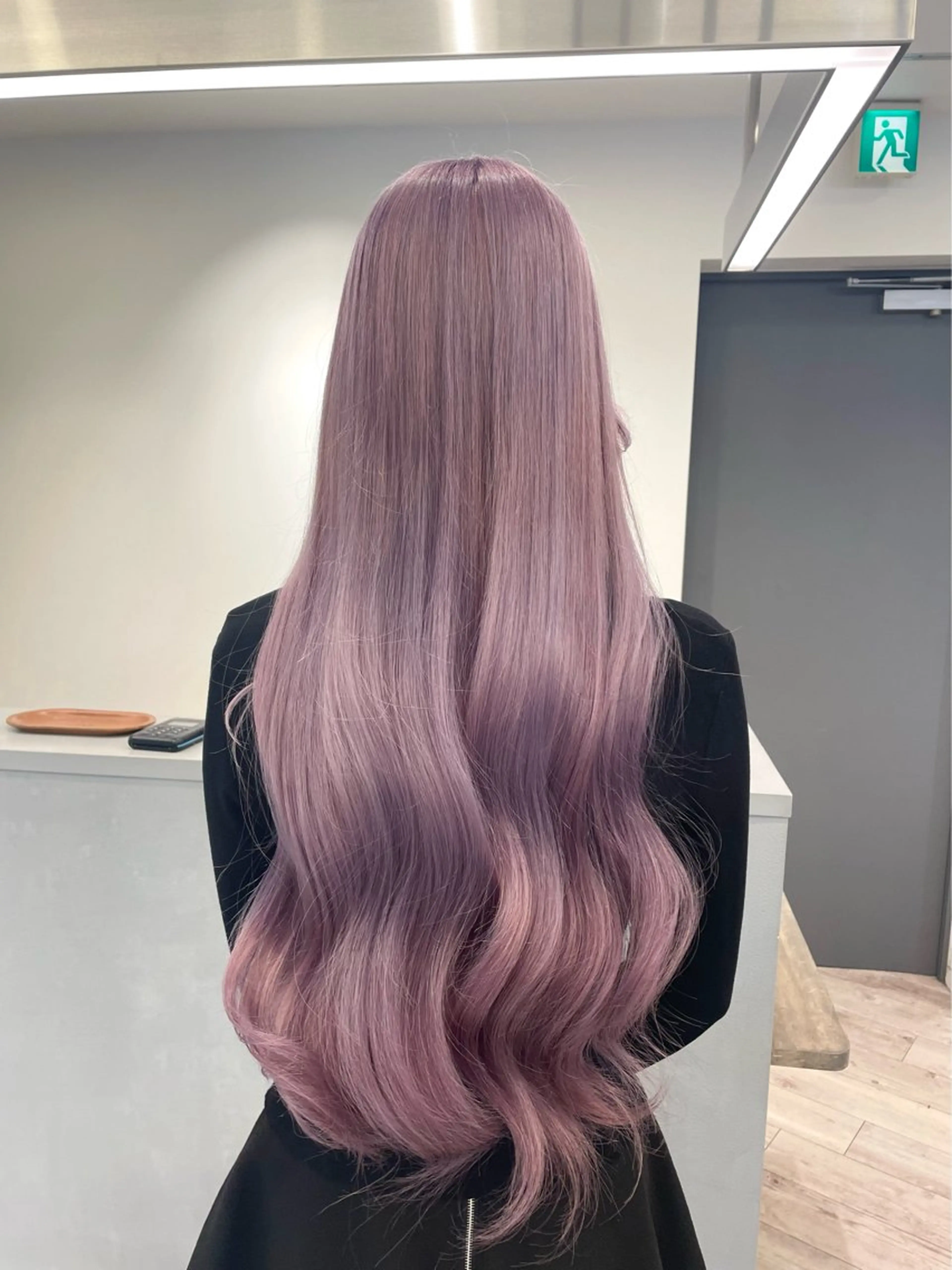 ロング カラー Loob TOKYO MiZUKiのヘアスタイル