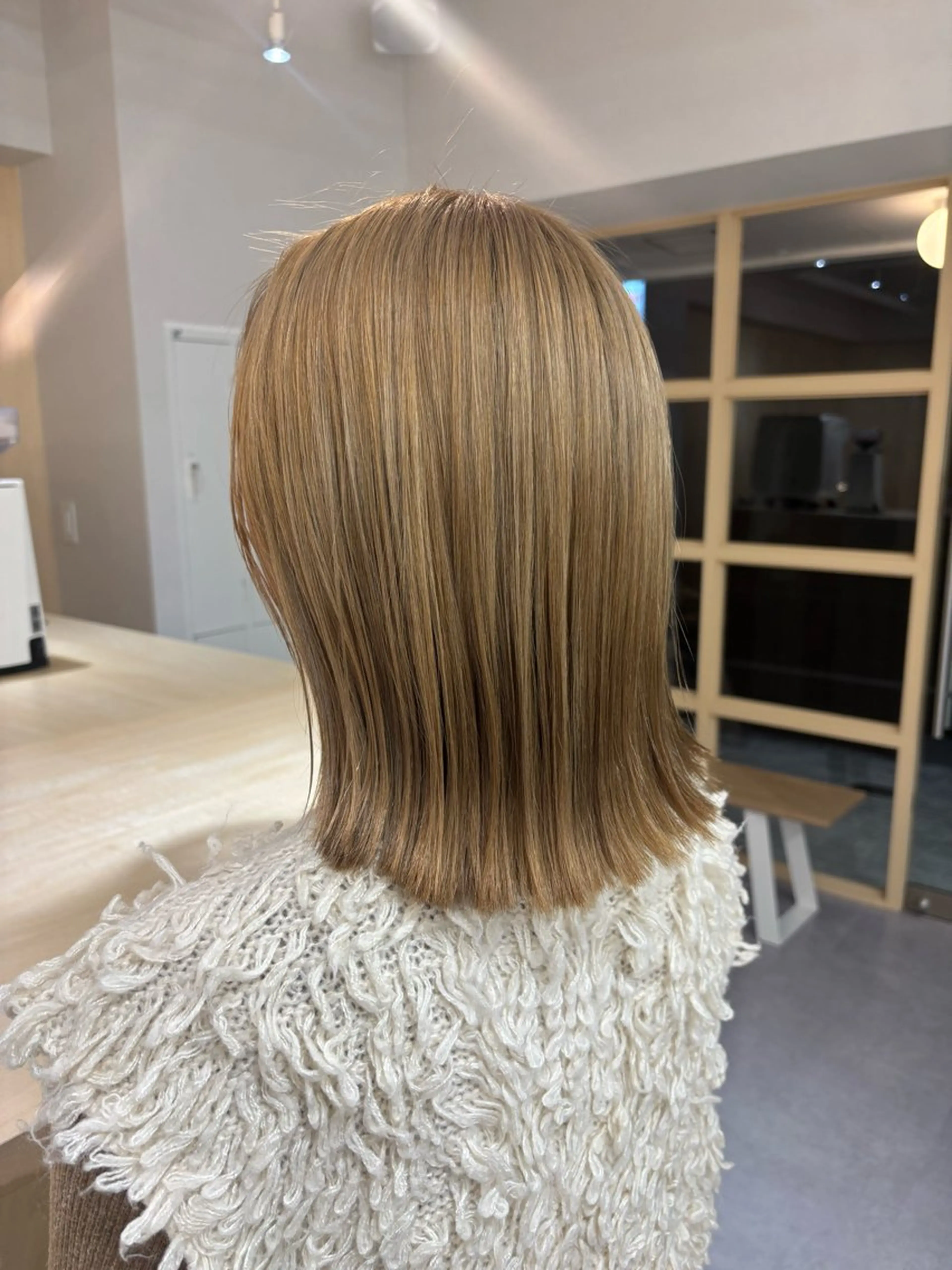 ミディアム ボブ/ベージュ /MIYUのヘアスタイル