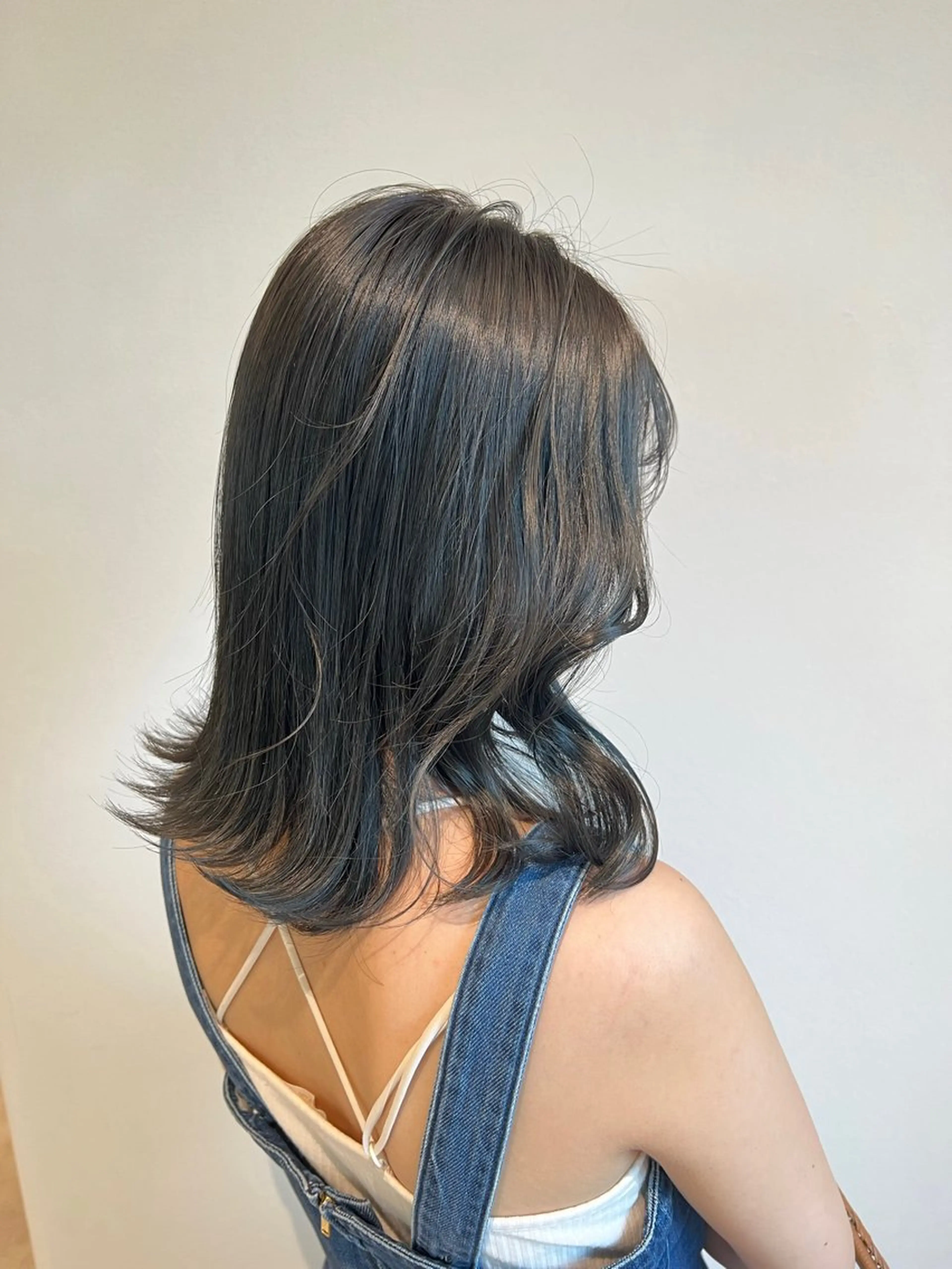 ミディアム カラー ベージュカラー グレージュ オリーブベージュ オリーブグレージュ オリーブグレー カット ヘアカラー ヘアセット 韓国レイヤー🇰🇷 韓国研修◎渋谷カイトのヘアスタイル