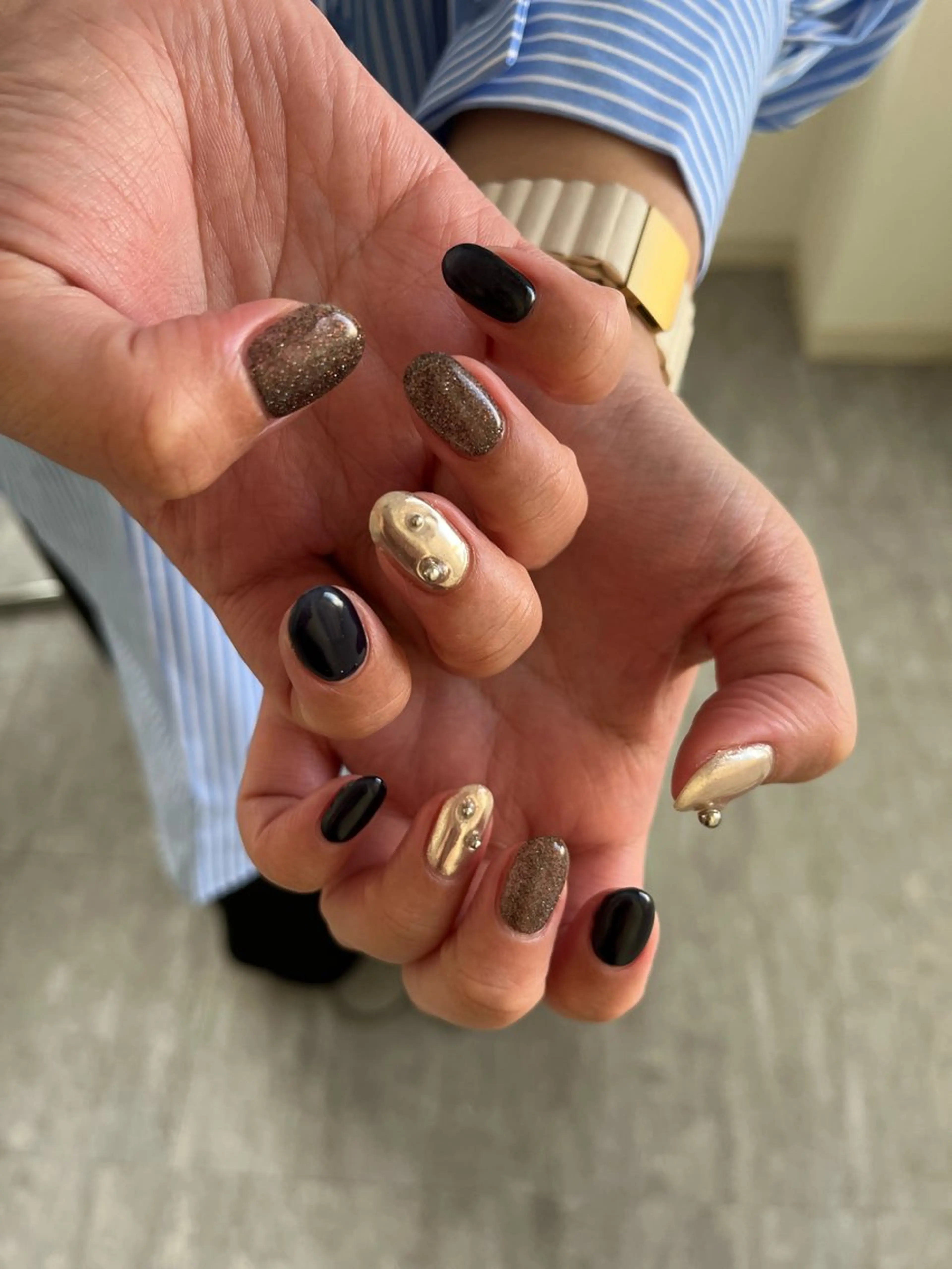 ネイル ハンドネイル une／YUKINA 🫧大人nuanceのネイルデザイン