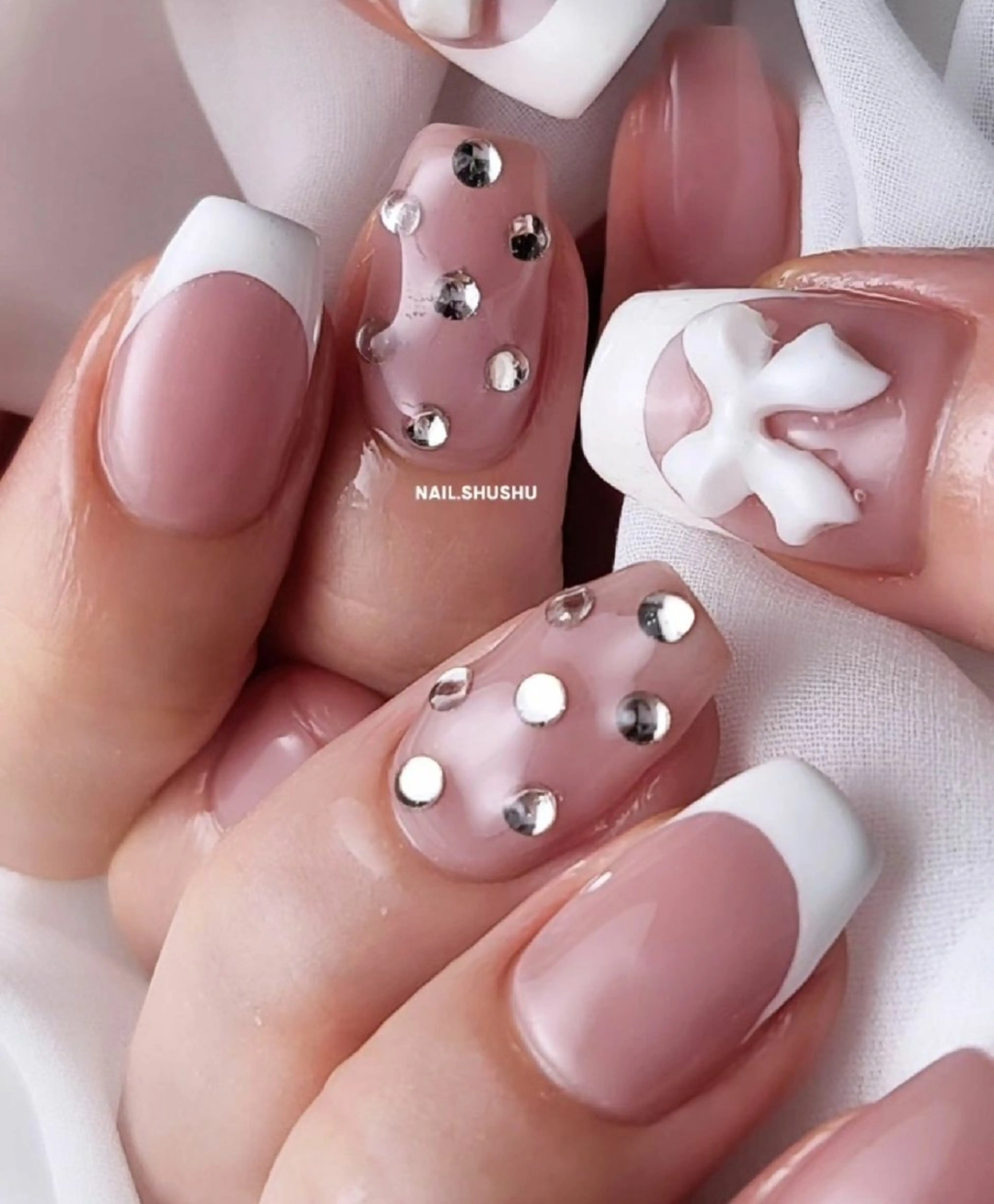 ネイル 持ち込み ニュアンスネイル ワンカラーネイル シンプルネイル ハンドネイル 3dパーツ/流行り 👧shushu❤️のネイルデザイン