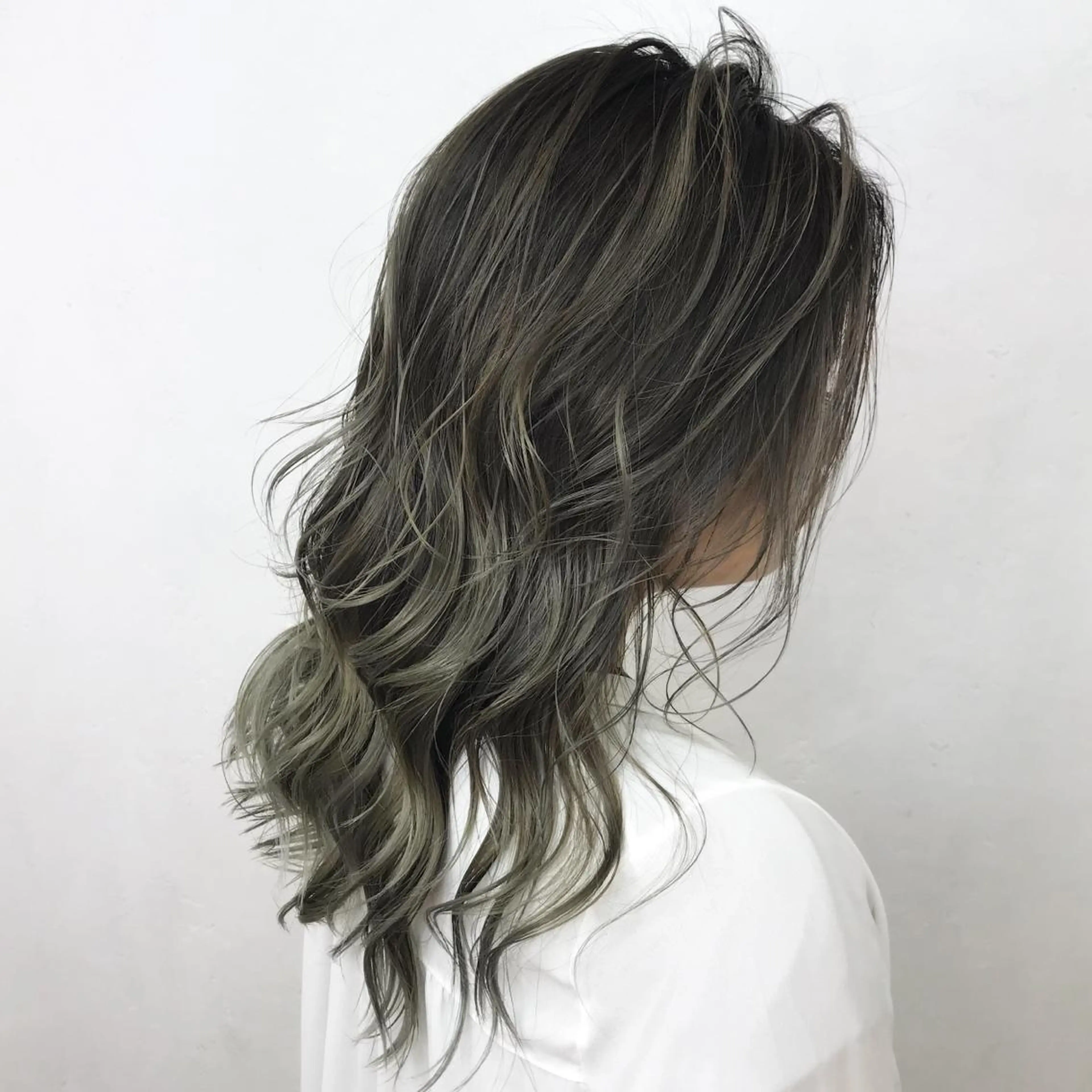 セミロング カラー LUSTRE クロサワのヘアスタイル