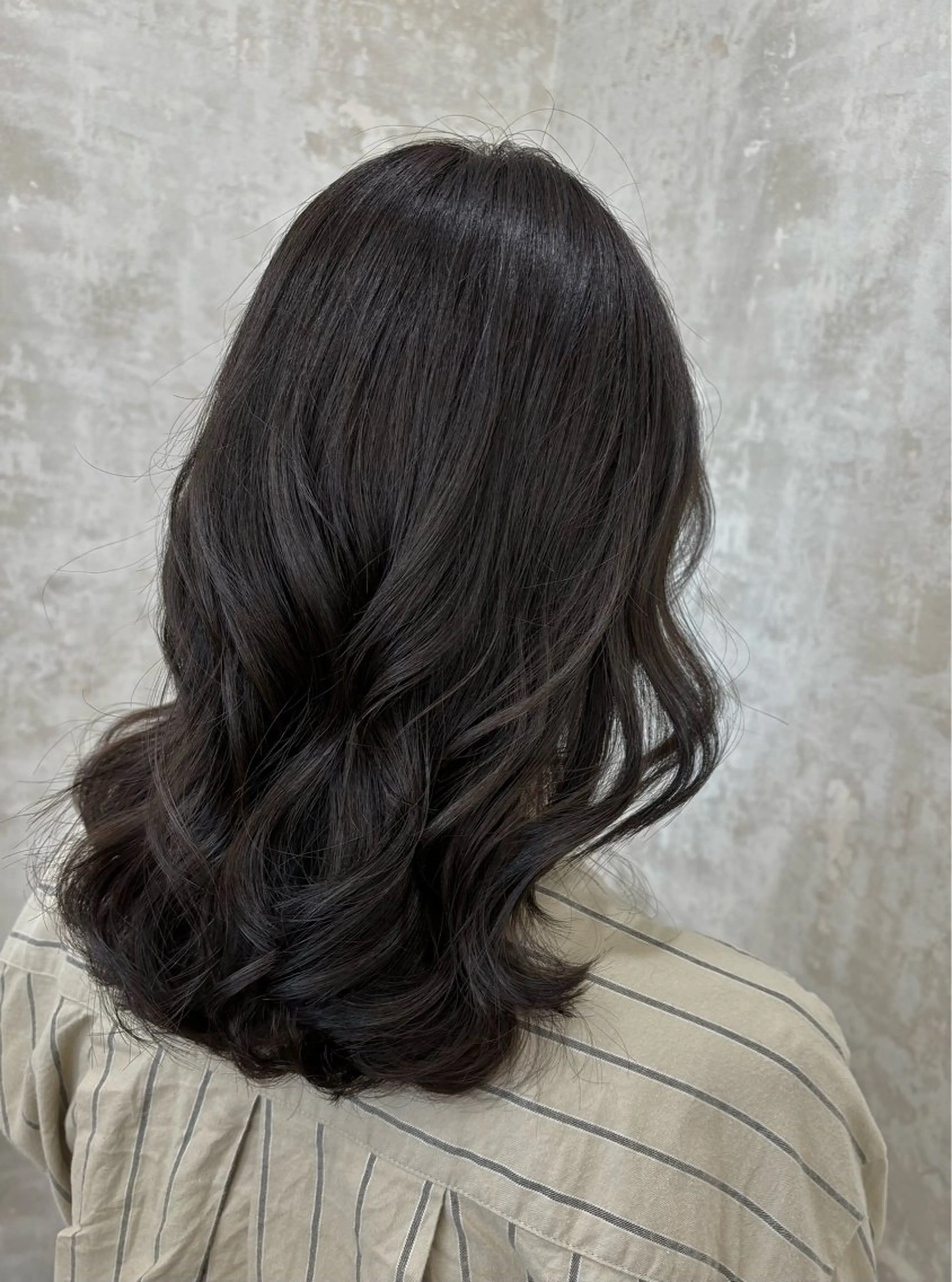 セミロング カラー iru所属・Ayano アヤノのヘアスタイル