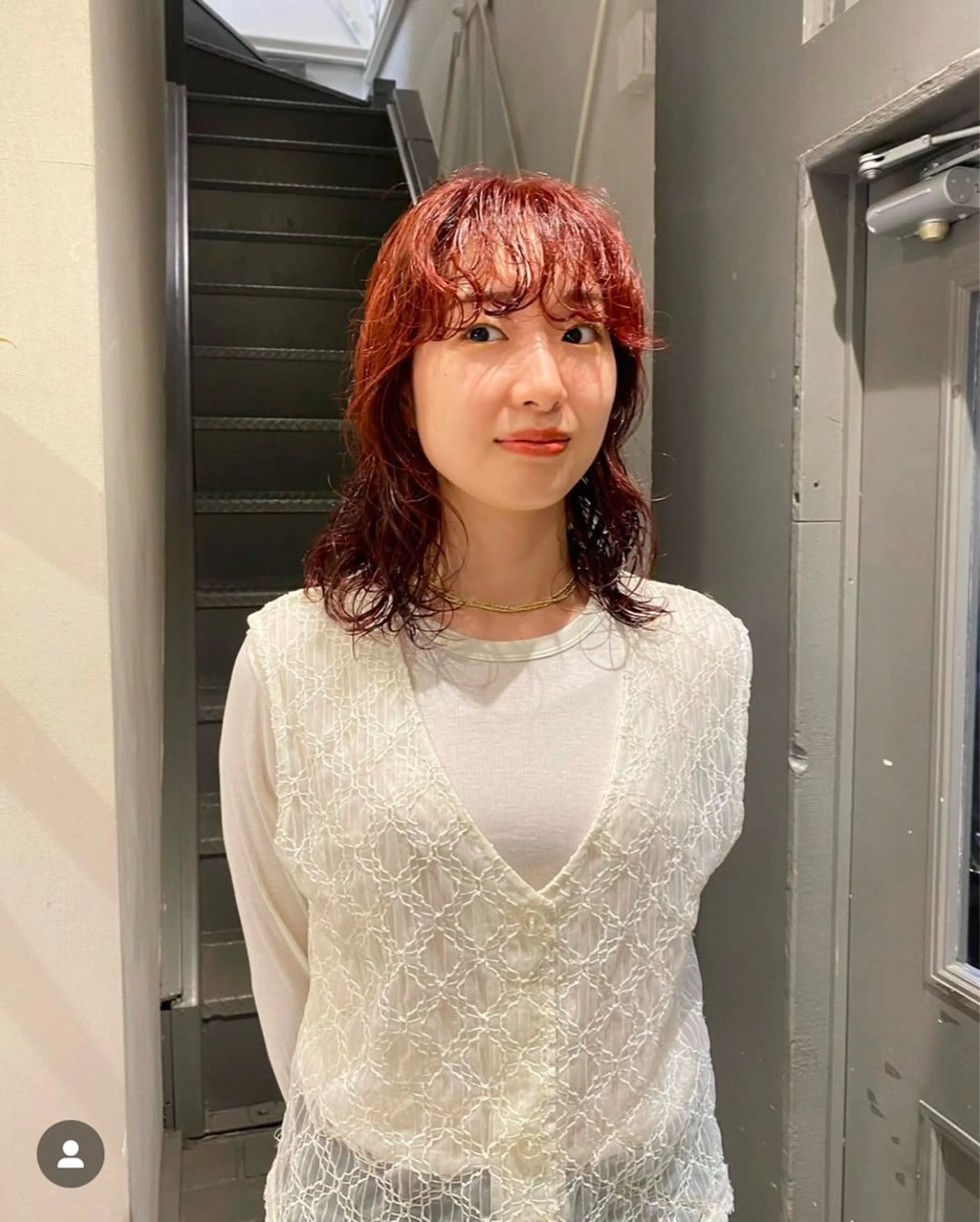 ミディアム カラー ナツオ/ レイヤーカットのヘアスタイル