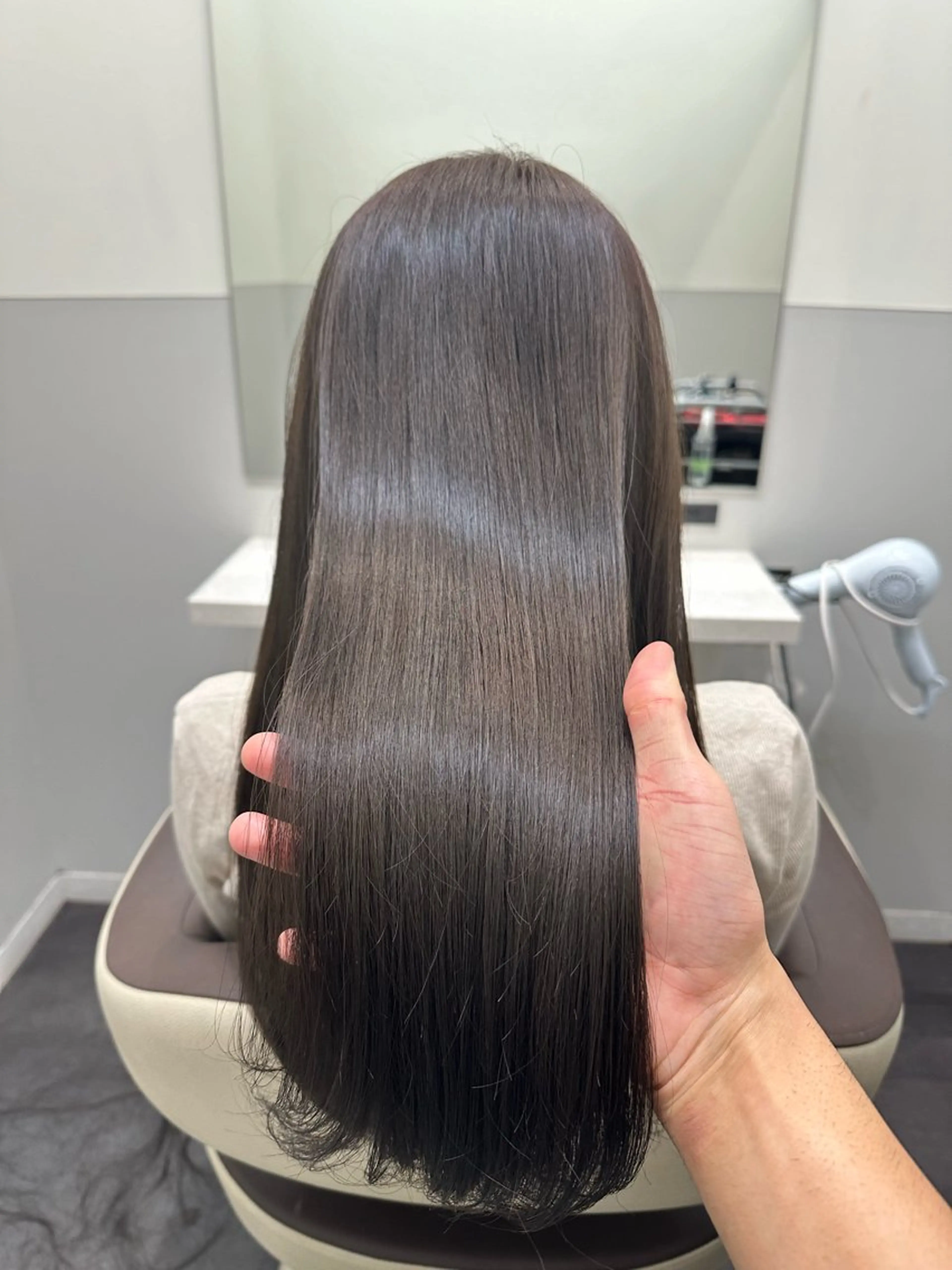 ロング カラー ベージュカラー ケアカラー グレージュ 髪質改善 トリートメント カット ヘアカラー トリートメント 【レイヤー/韓国風 /髪質改善】RINのヘアスタイル