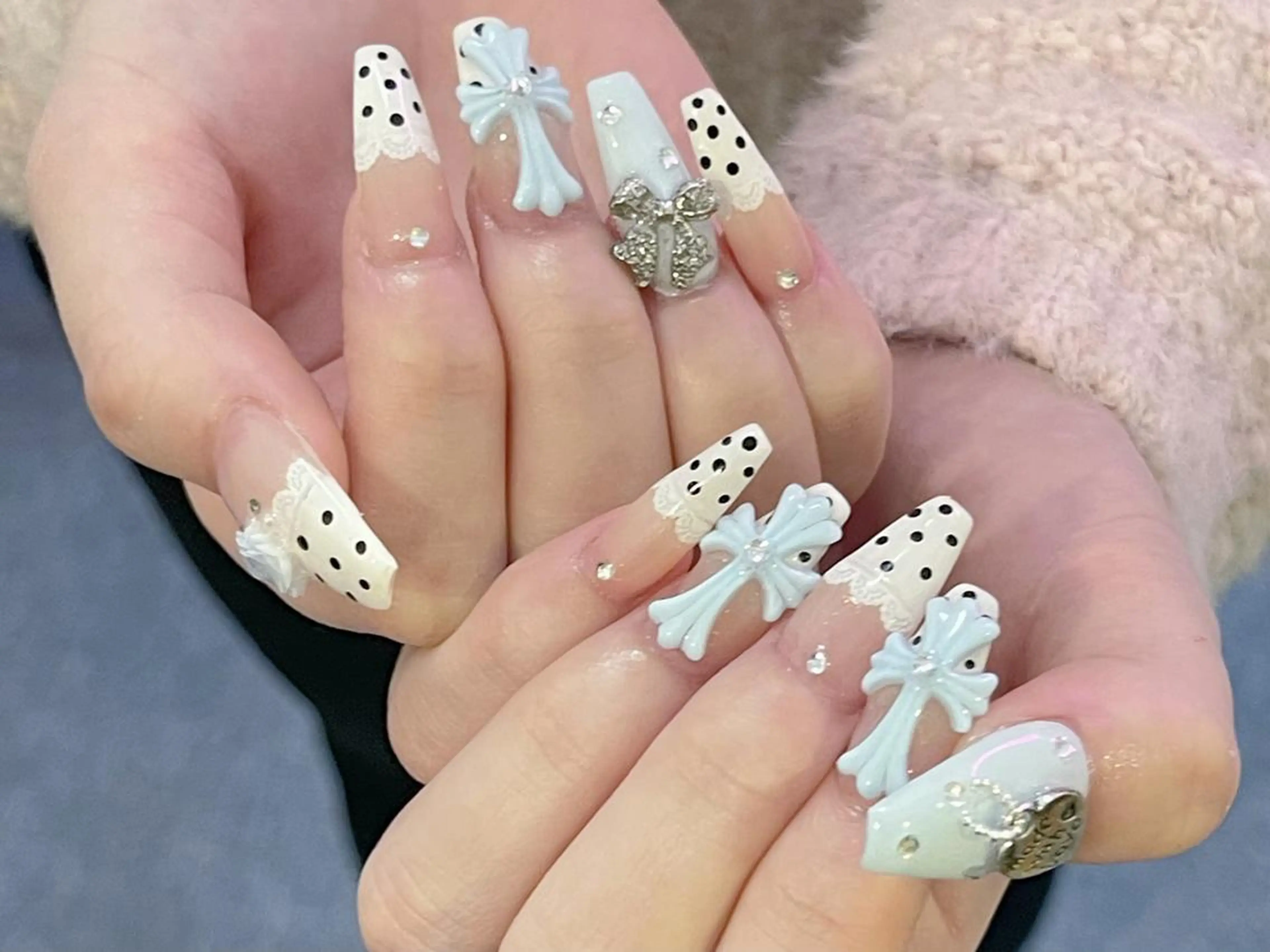 ネイル 長さ出し グラデーション 卒業式 キラキラネイル マグネットネイル ハンドネイル Mio💖Belle Nail Salonのネイルデザイン