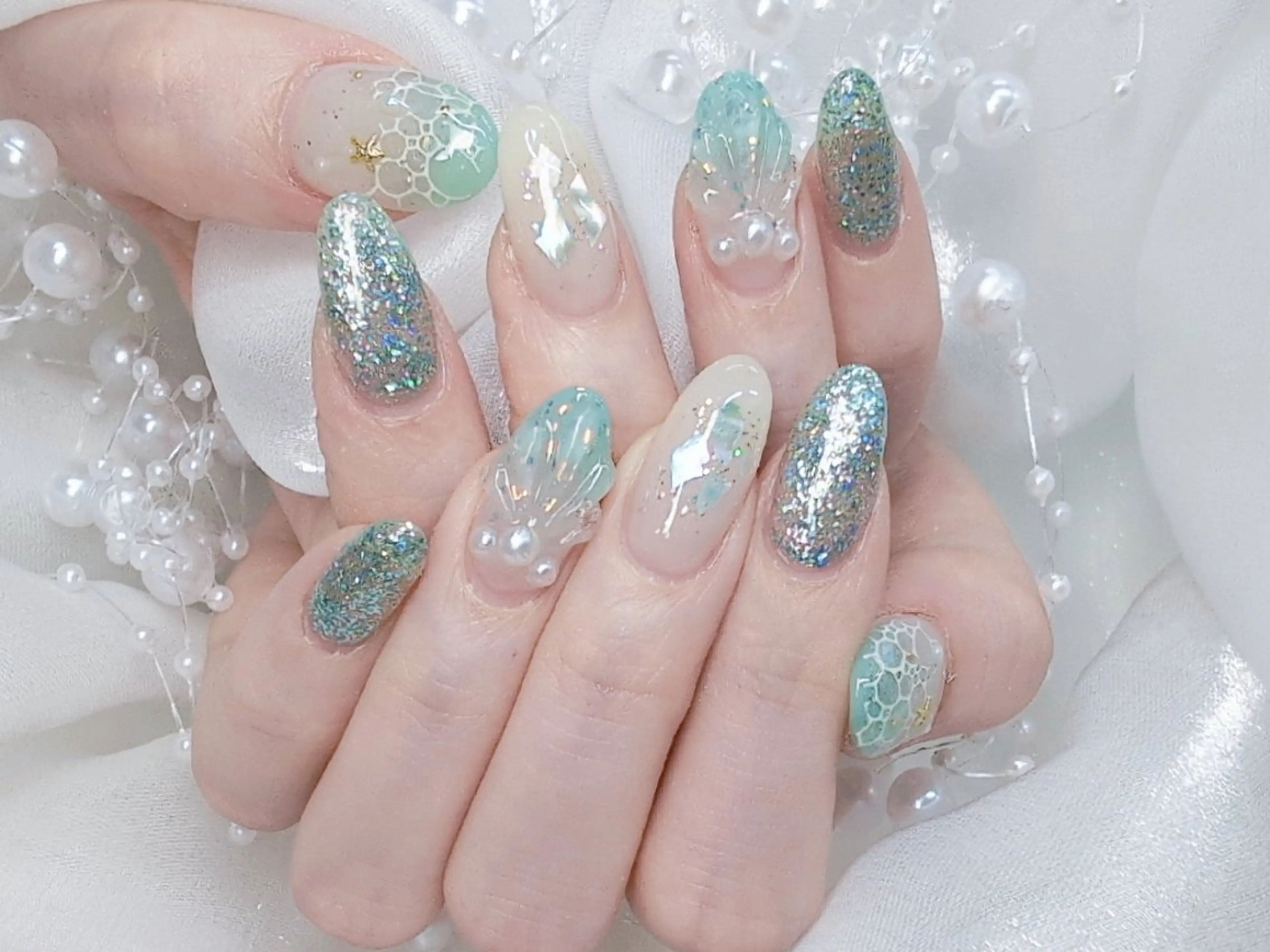 ネイル 長さ出し フラッシュネイル フレンチネイル キラキラネイル ラメ(グリッター) Chouette Nailのネイルデザイン