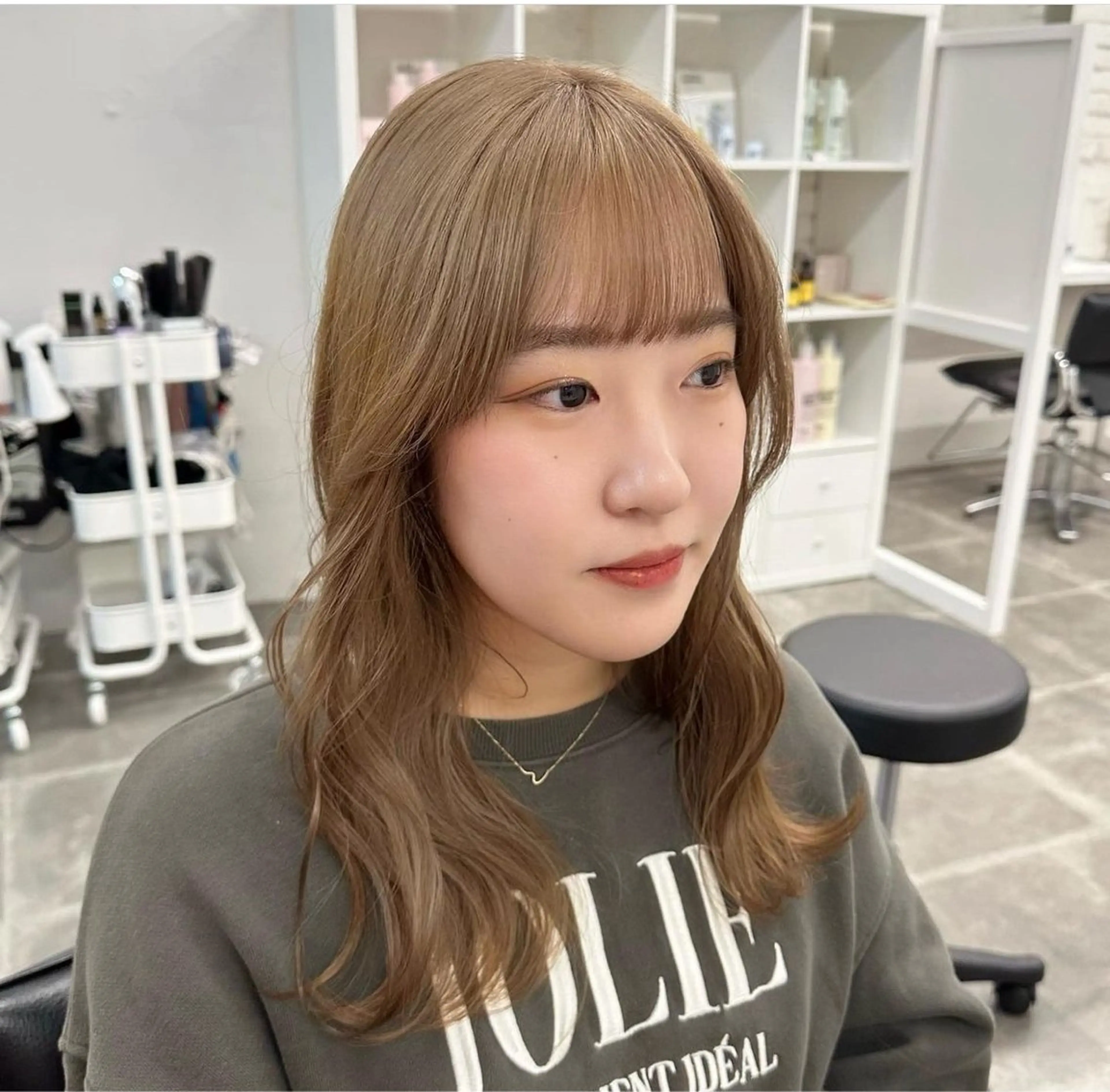 セミロング 梅田/ミルクティー ベージュ sayaのヘアスタイル