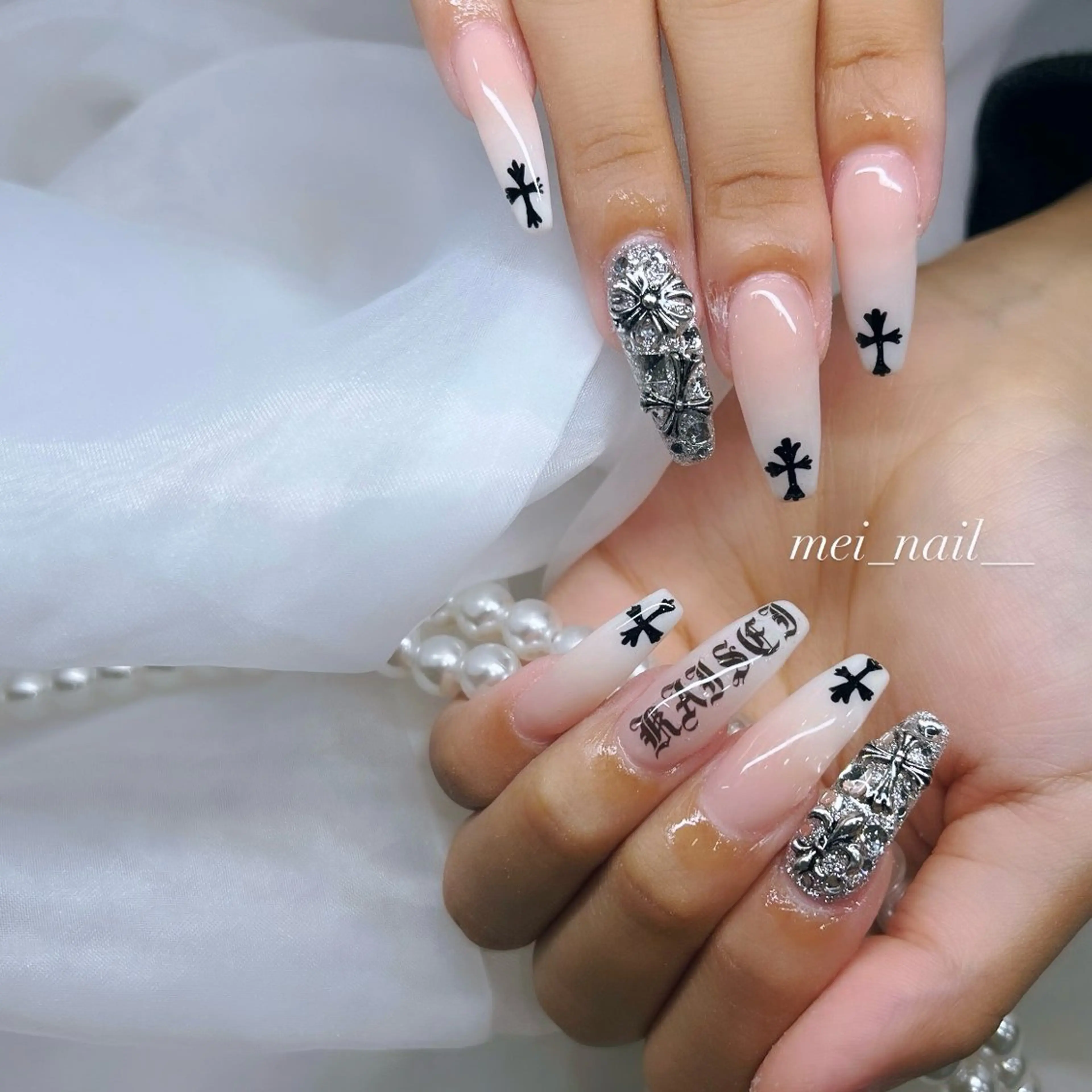 ネイル est nail所属・永山 芽生子のネイルデザイン