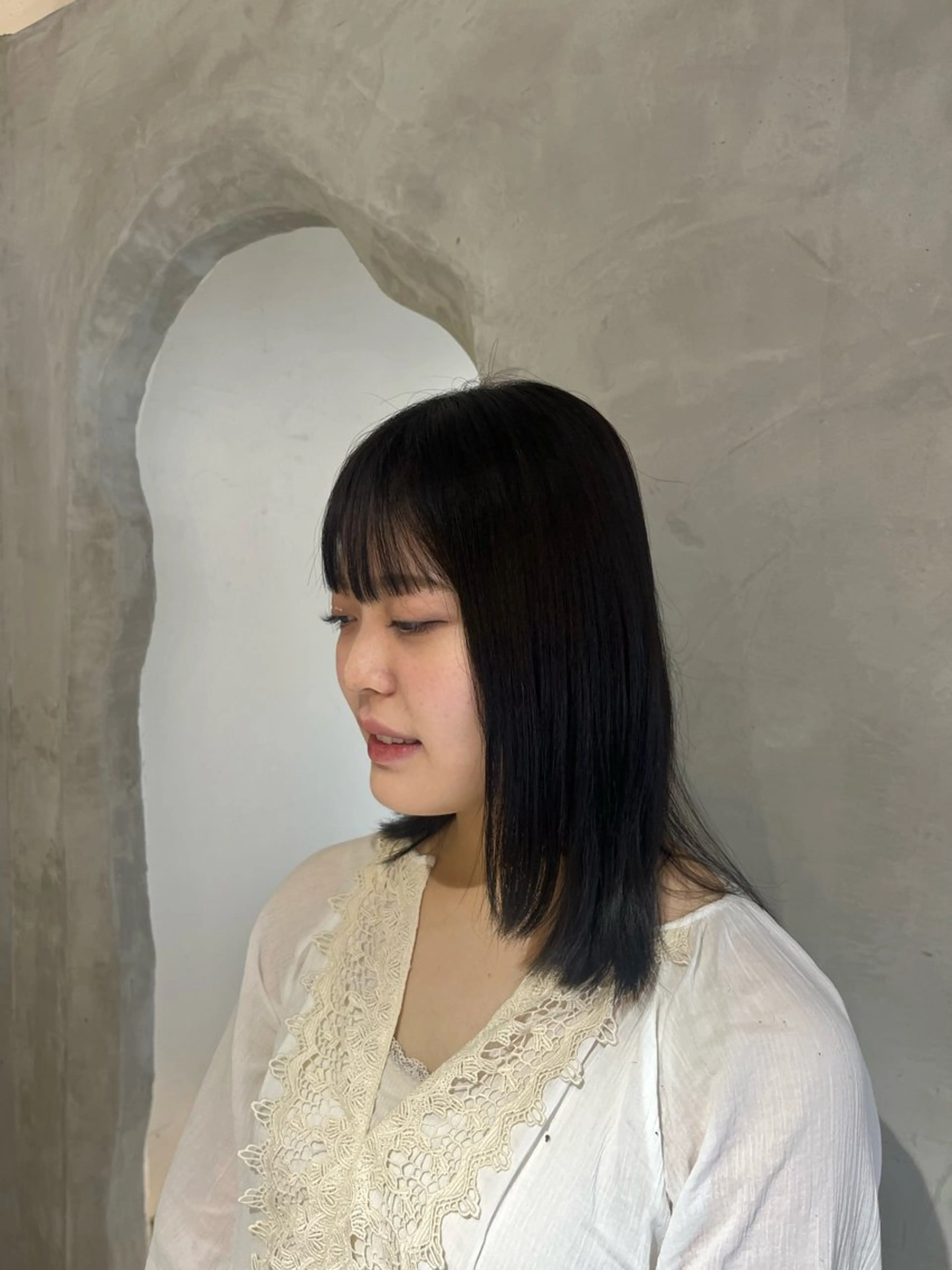 ミディアム effect横浜所属・切りっぱなしボブ/ 艶カラー/綾莉のヘアスタイル