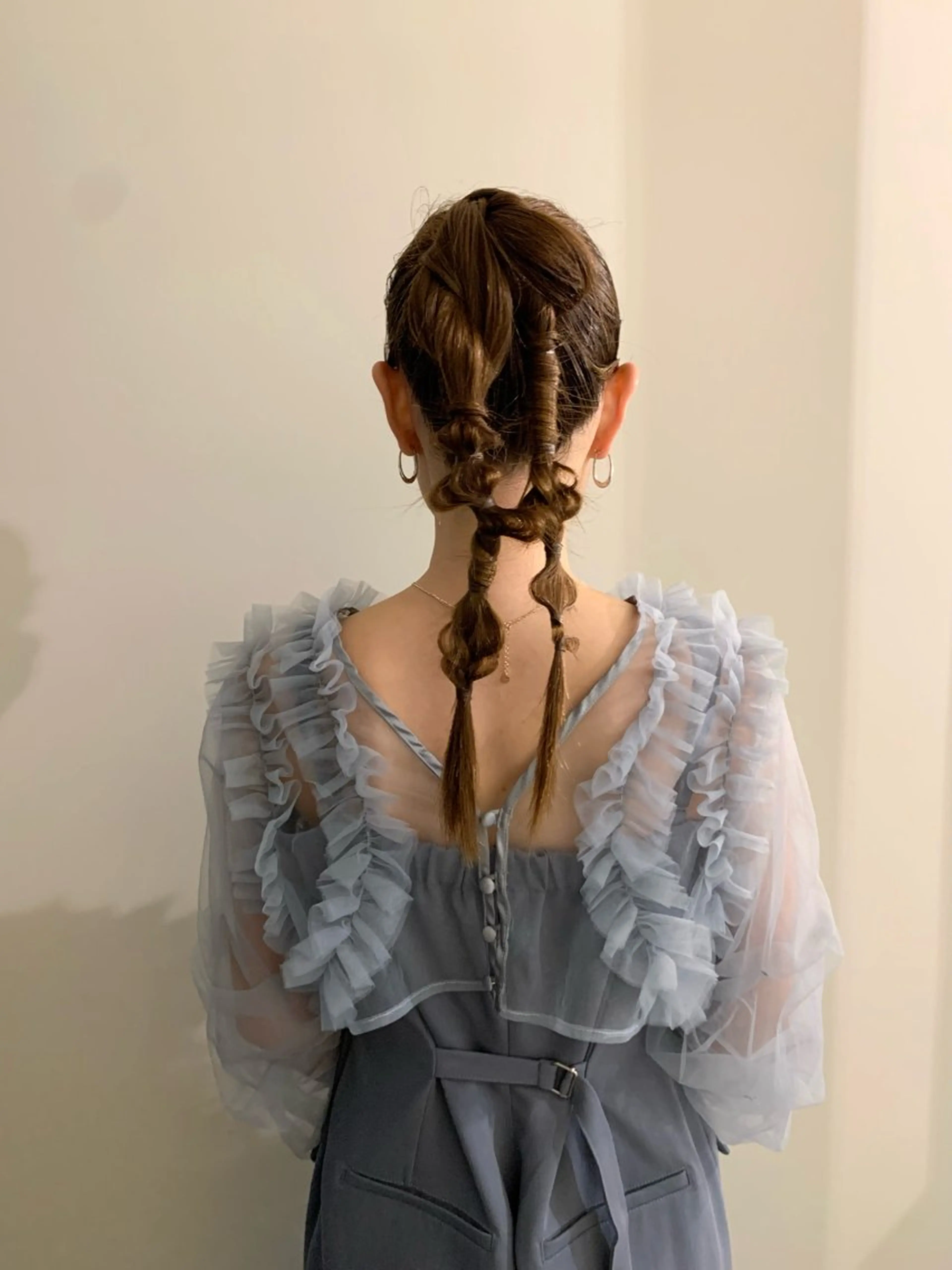 セミロング カラー ヘアアレンジ ポニーテール ヘアセット 落合希 Olivebeigeのヘアスタイル