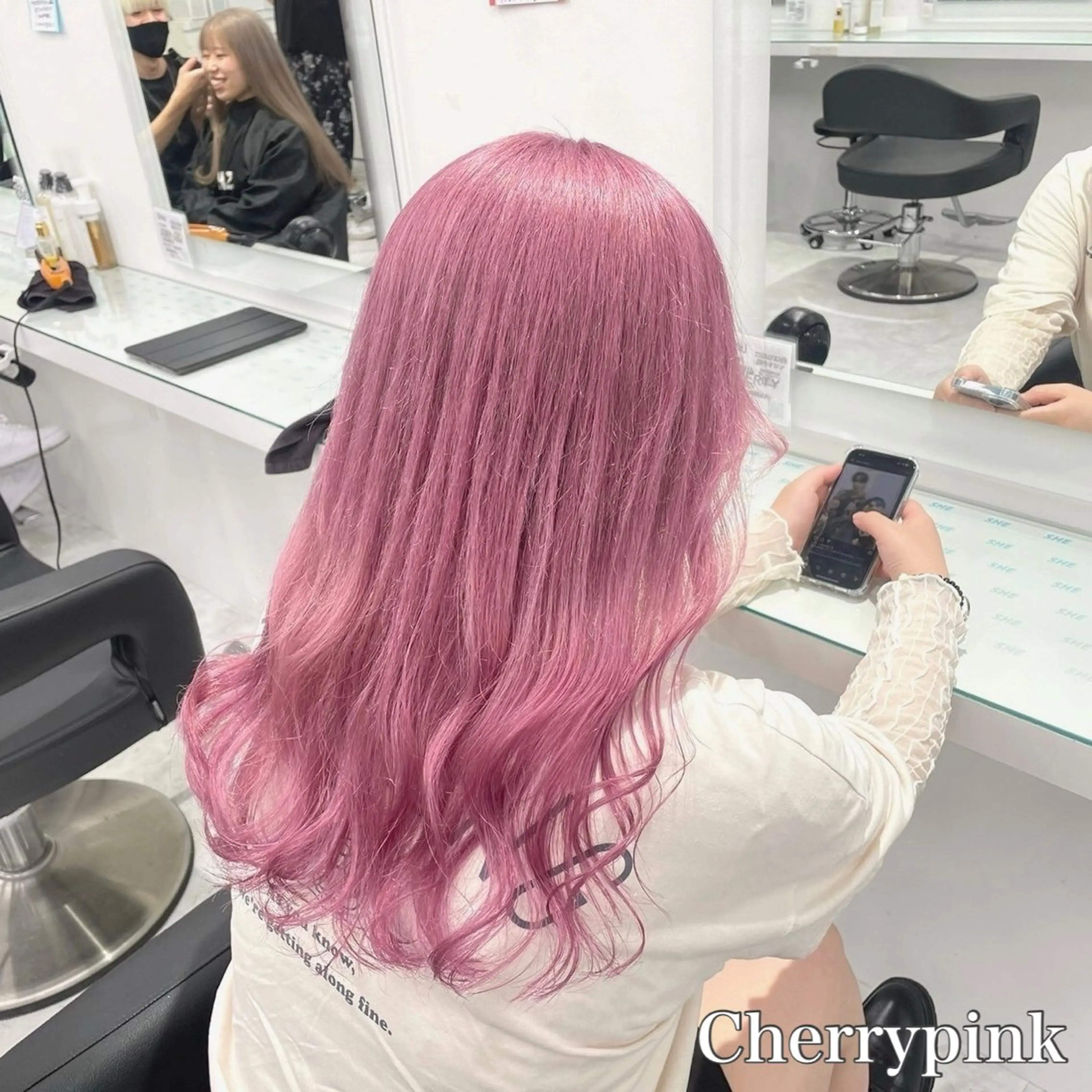 セミロング カラー ヘアアレンジ ヘアカラー 🩵ダメージレス艶感 ハイトーン🩷のヘアスタイル