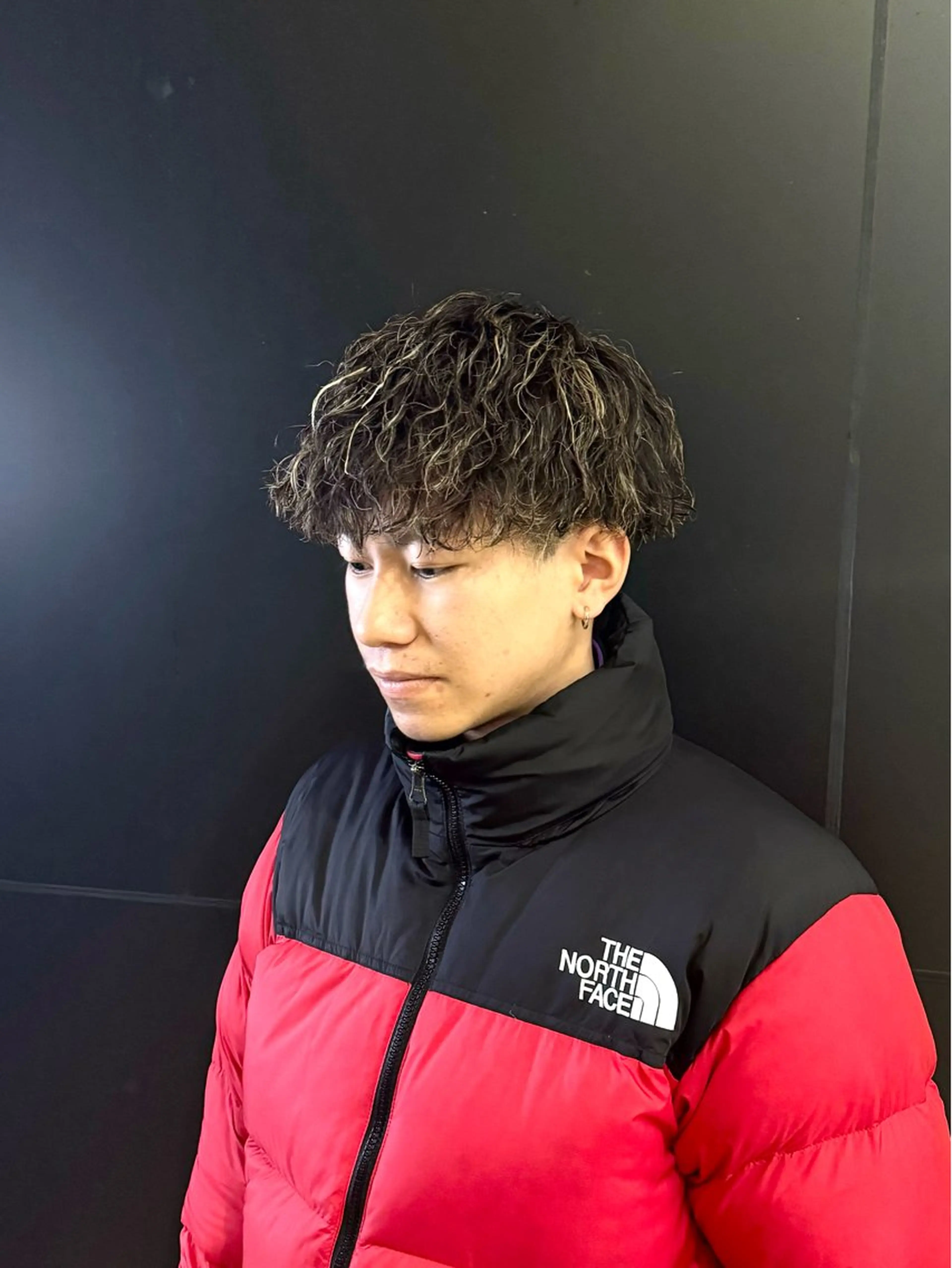 ショート パーマ メンズ メンズハイライト ハイライト カット ヘアカラー パーマ 柏メンズカットパーマ NO.1タイチのヘアスタイル