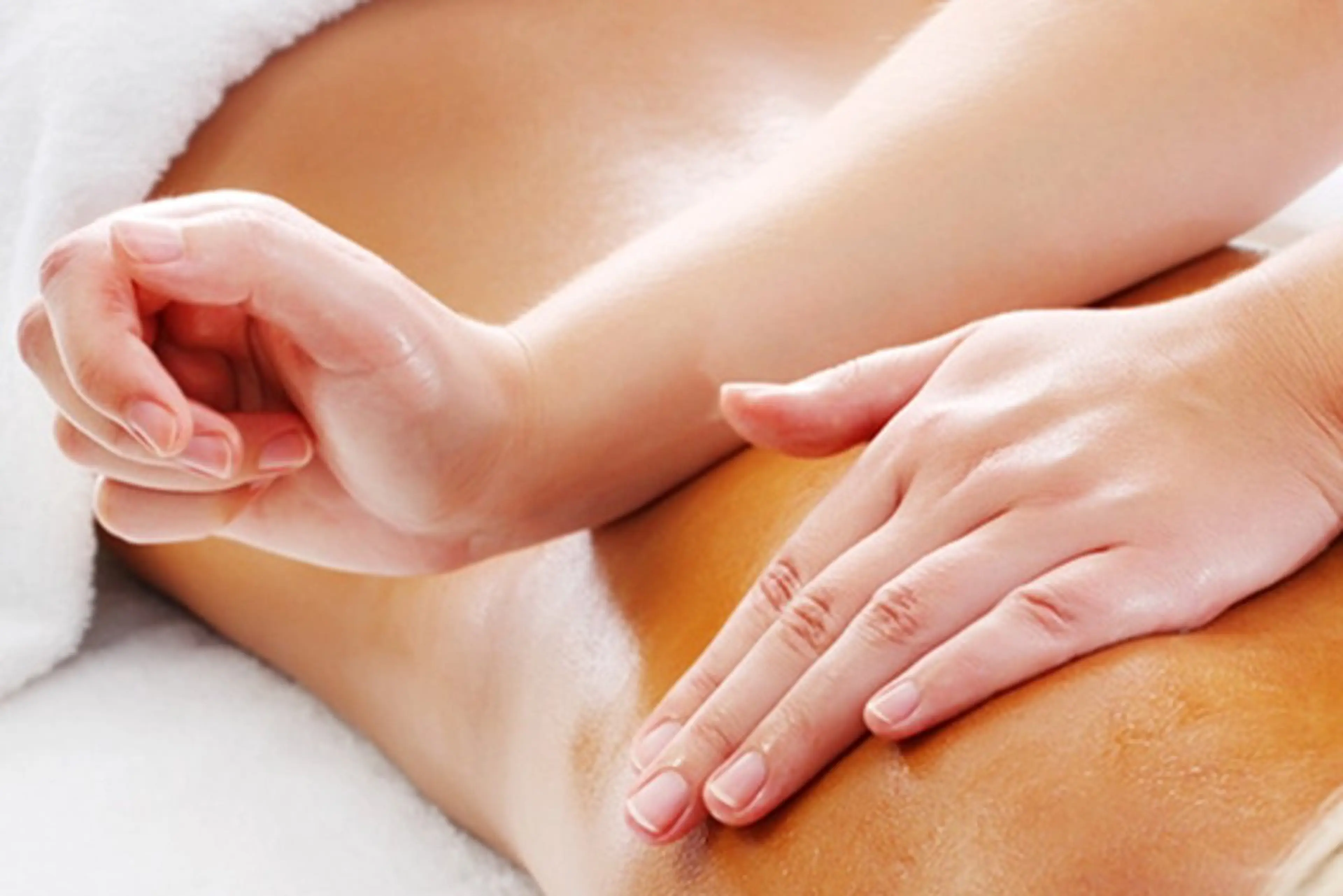 整体エステ　NEW ME所属・深層リンパオイル/小 顔とドライヘッドスパのエステ・リラクイメージ