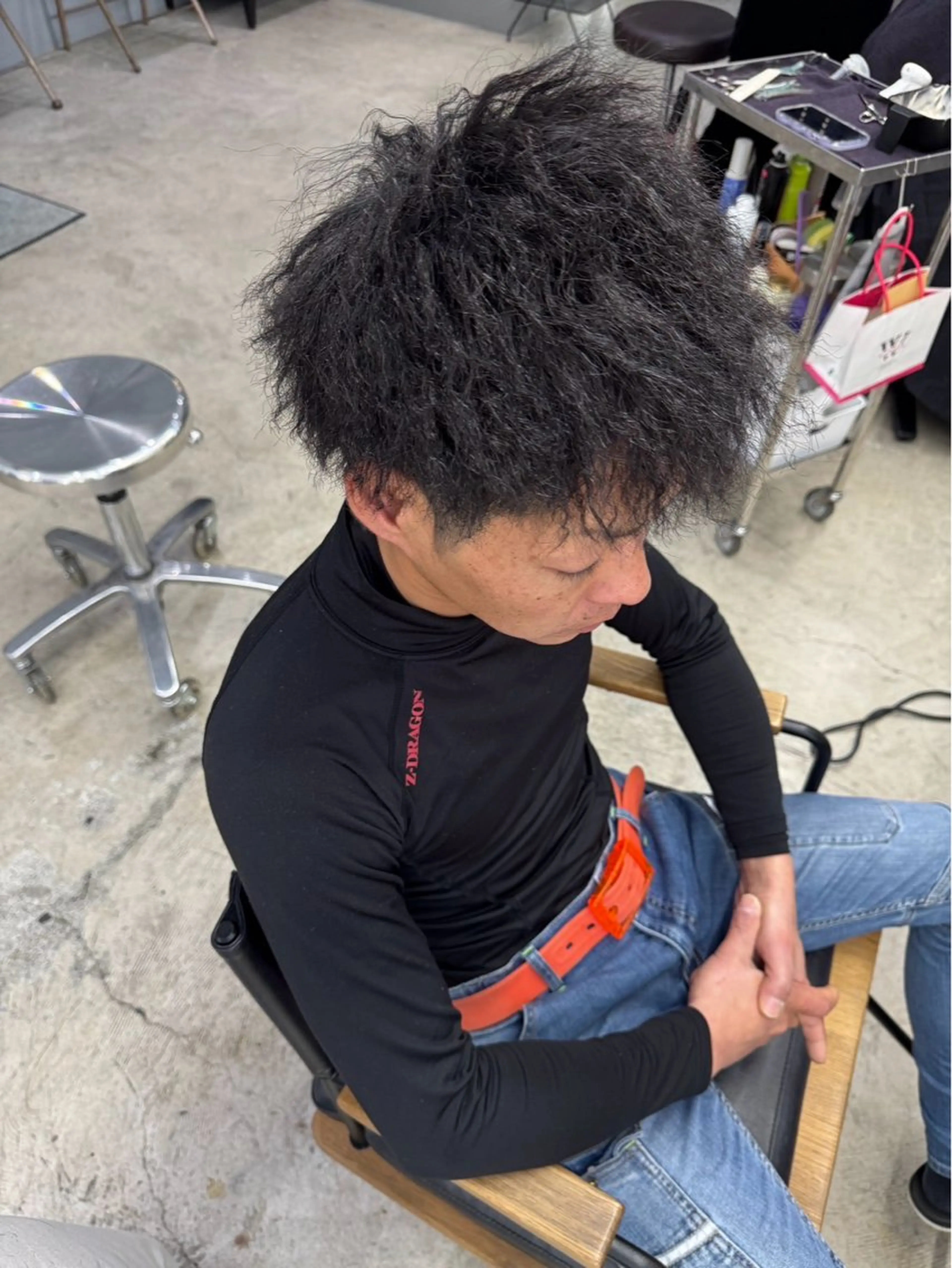 ミディアム パーマ メンズ カット パーマ メンズ専門サロン wokeのヘアスタイル