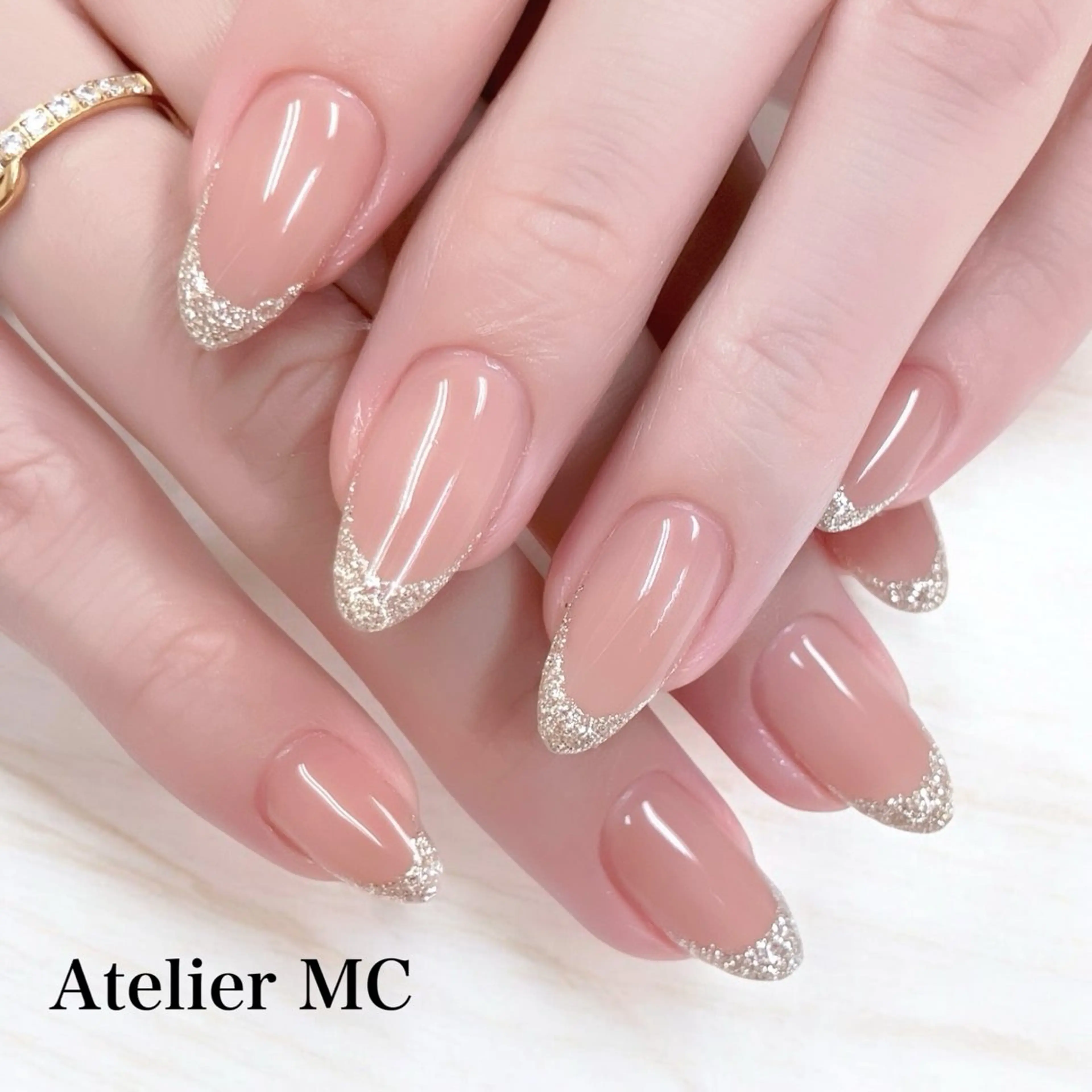 爪先キラキラ🩷ベージュカラーにラメフレンチ🩷の写真