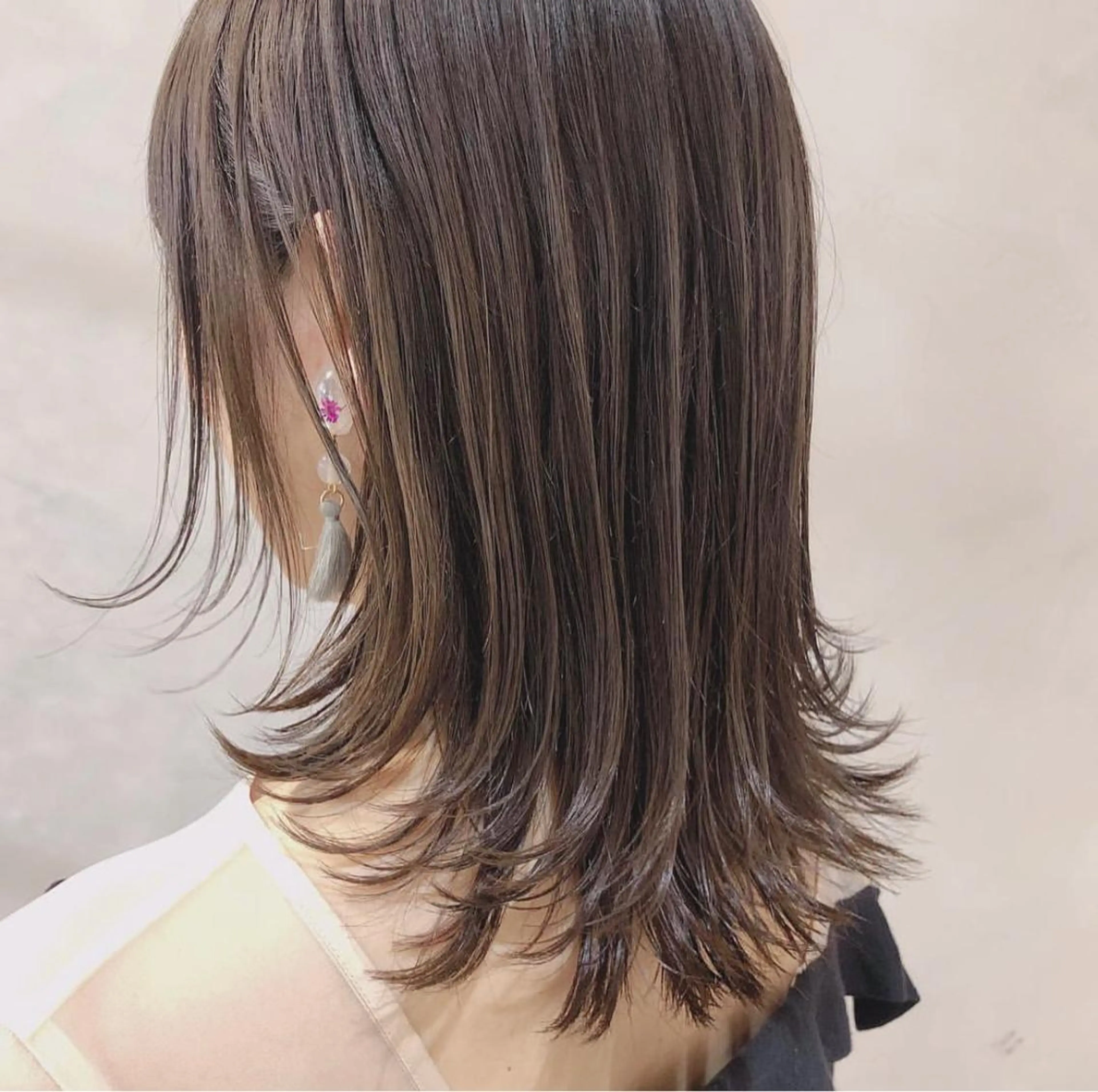 セミロング カラー 透明感カラー 杉本 歩香のヘアスタイル