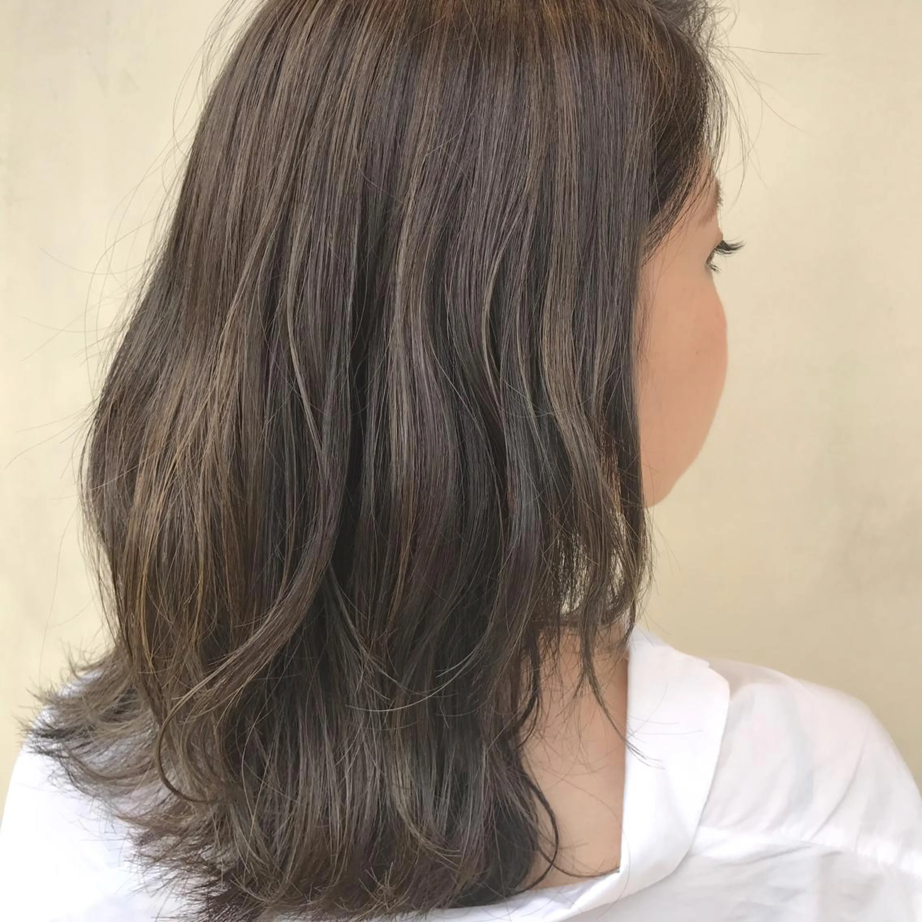 ミディアム カラー 透明感カラー ハイライトカラー ハイライト 艶髪育成サロン 京橋　shinのヘアスタイル