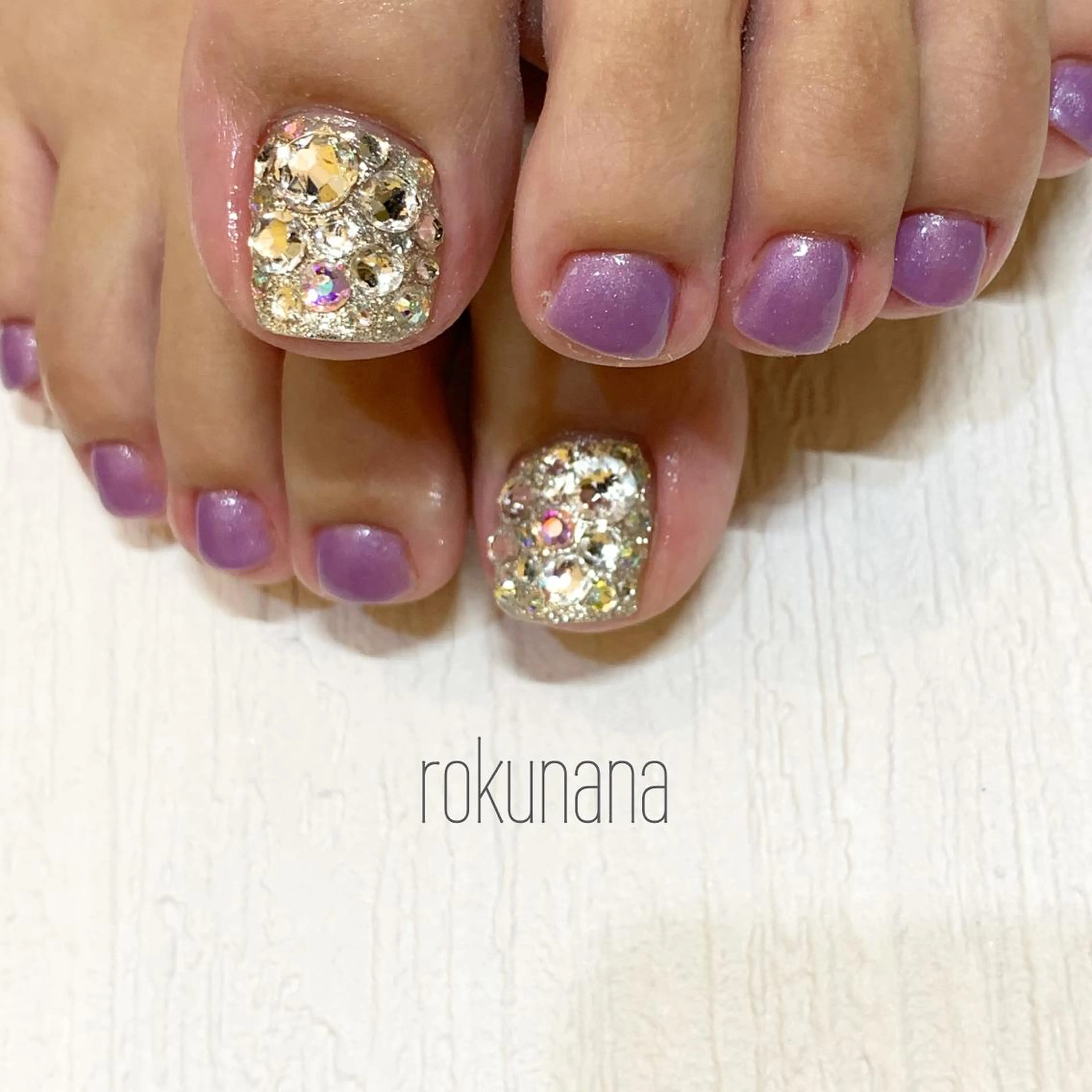 ネイル ストーンネイル rokunana 佐野のネイルデザイン