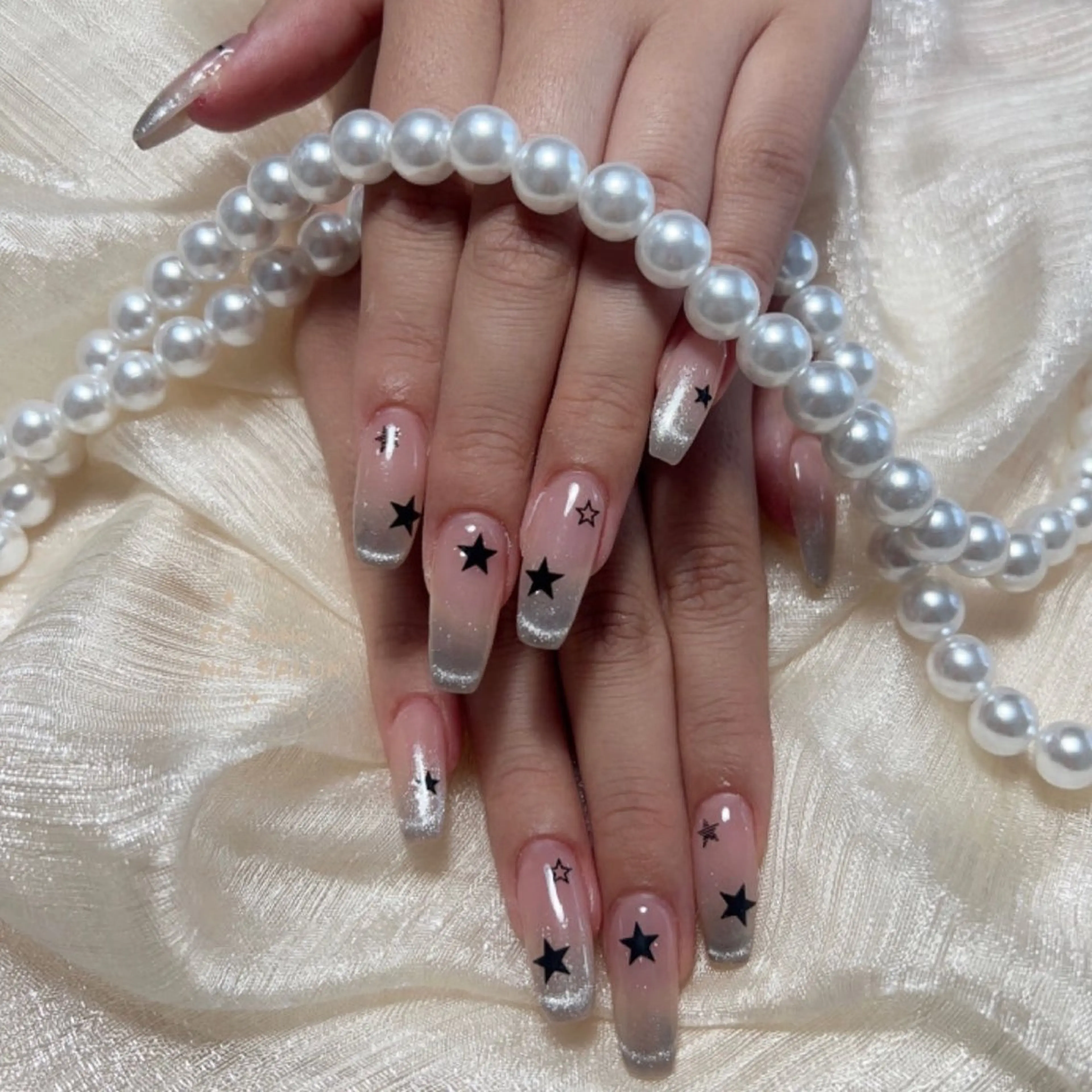 ネイル チークネイル フラッシュネイル ハート キラキラネイル 韓国ネイル ハンドネイル 💎CC・NaNa 韓国風ネイル🌙Cのネイルデザイン