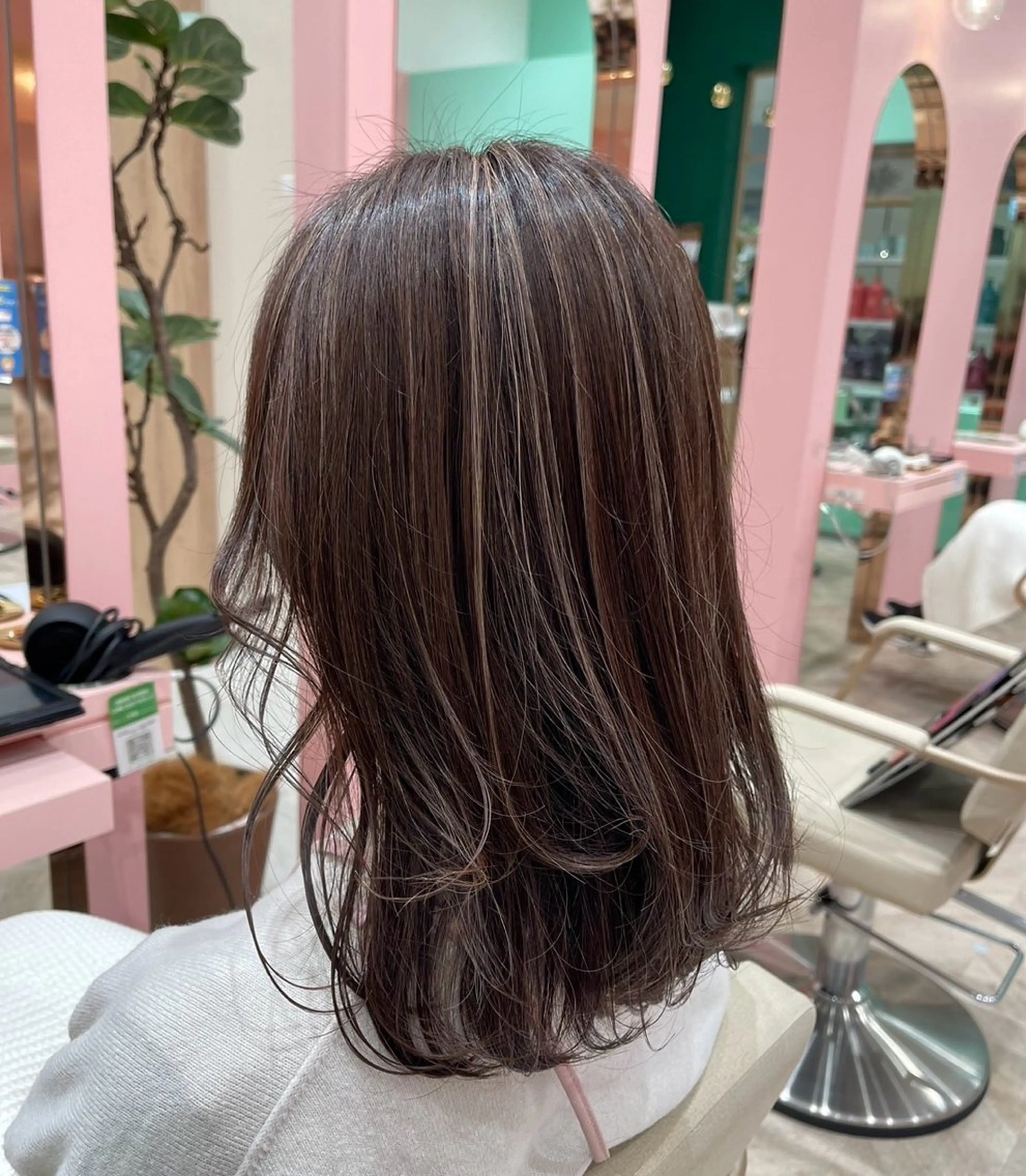 【植物由来成分93%配合、艶カラー】AVEDAオーガニックカラー🌱✖️カットの写真