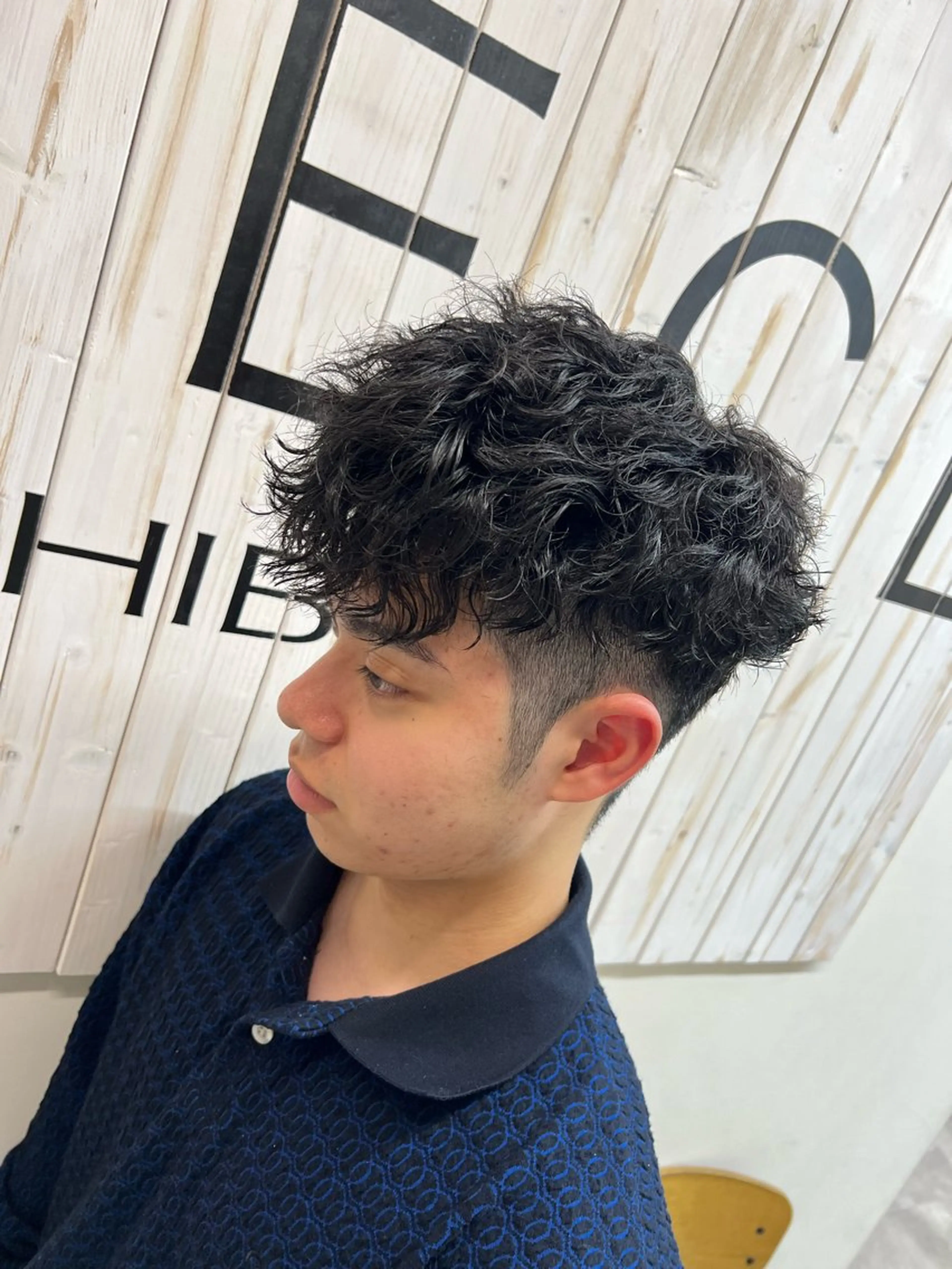 ショート カラー パーマ メンズ スペインカール DIECESHIBUYA.所属・メンズ似合わせ/ ビジネスヘア/比嘉のヘアスタイル