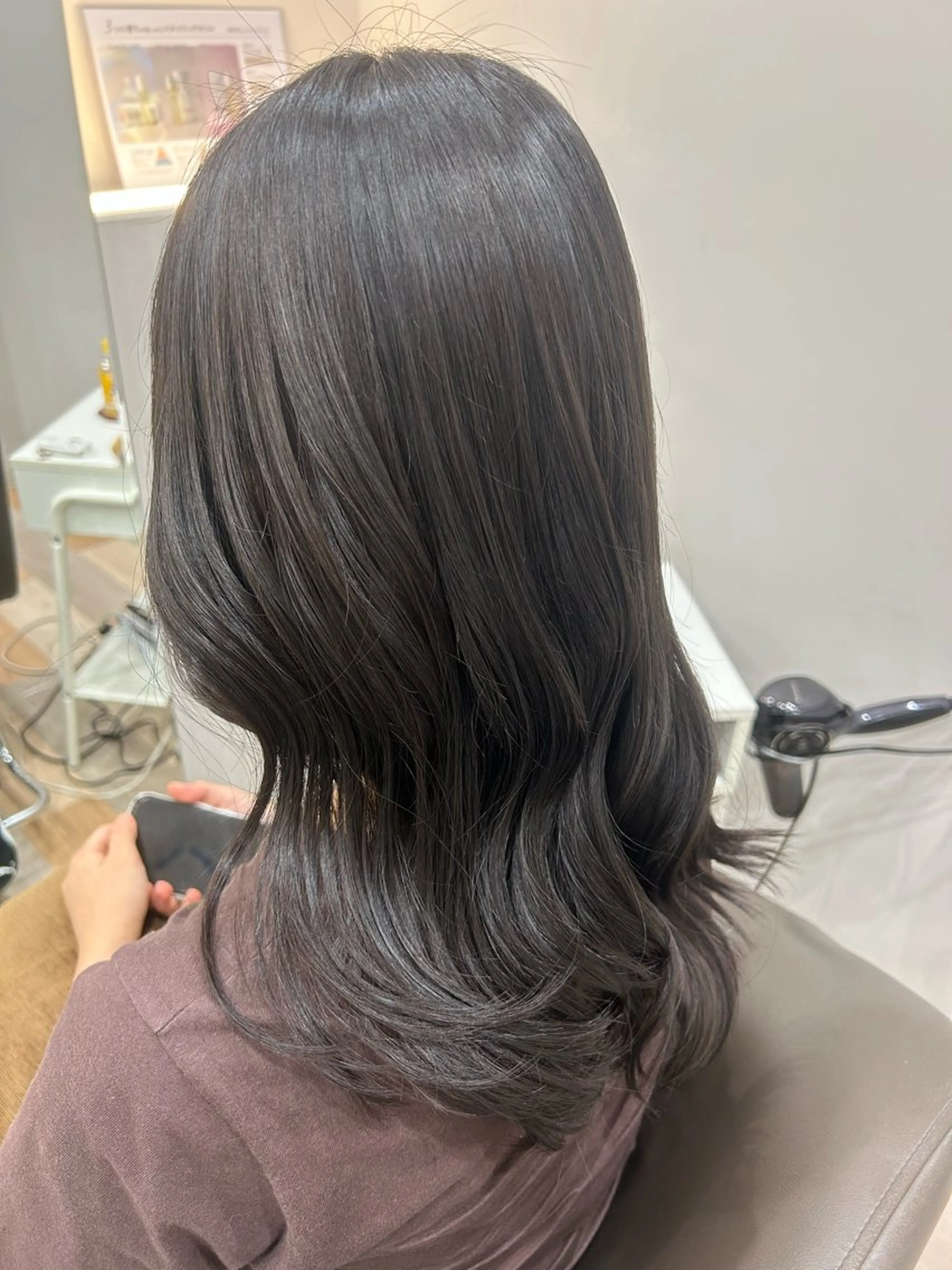 ロング カラー アッシュ アッシュブラウン ブラウンカラー ヘアカラー カラーモデル/暖色 /愛海のヘアスタイル