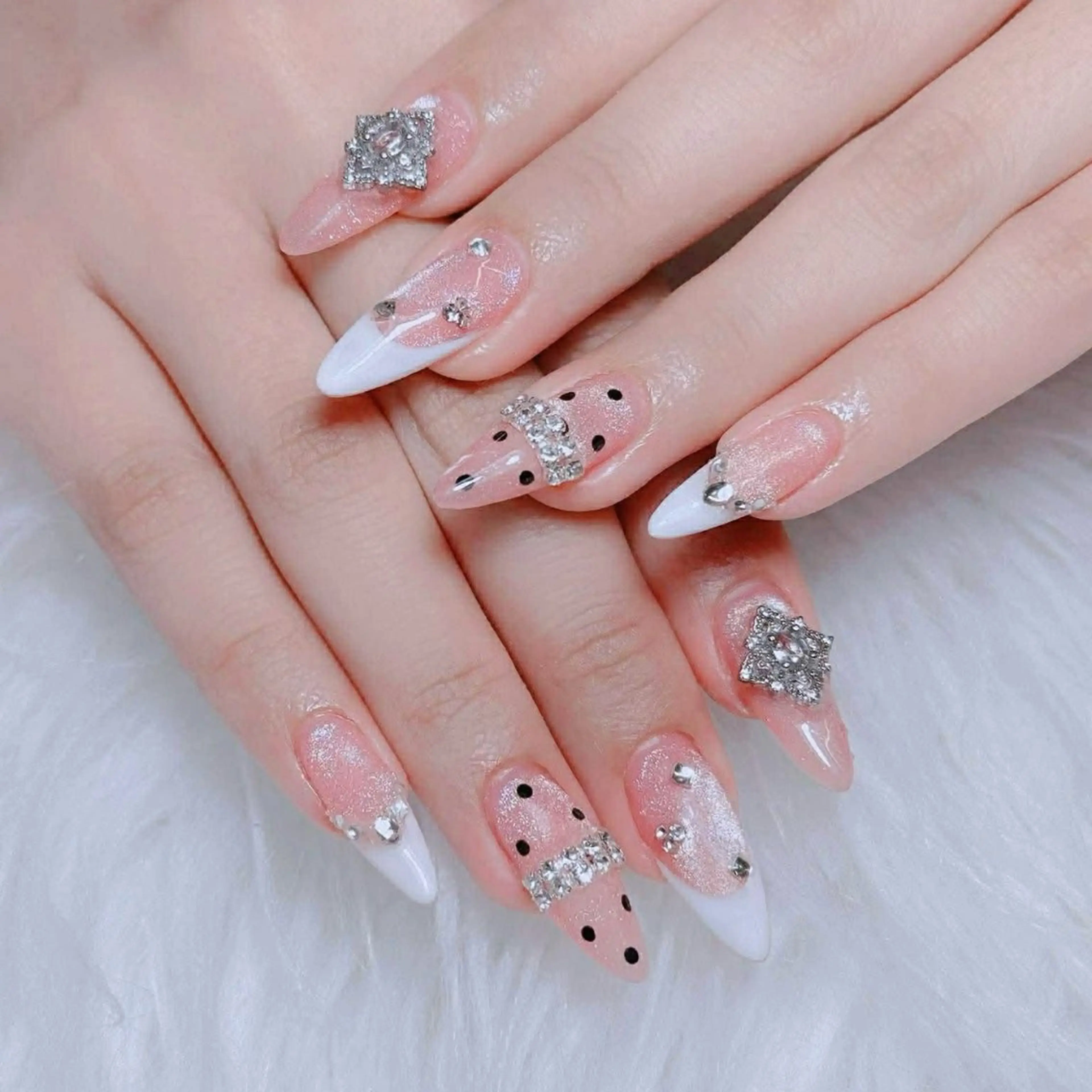 ネイル ハンドネイル ガー NAILのネイルデザイン