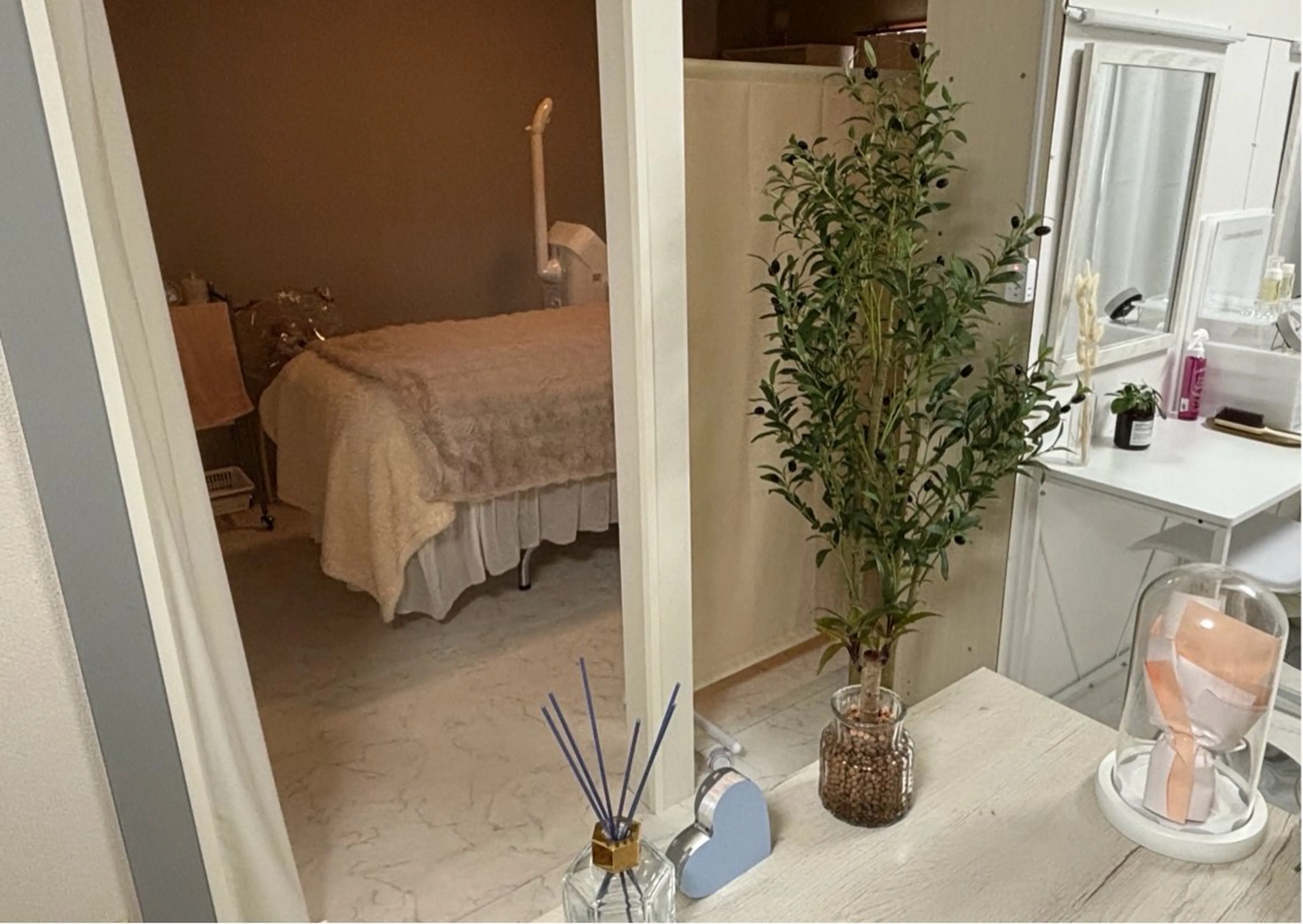 エステ 毛穴洗浄×肩首リンパ 🫧つるんと素肌へのエステ・リラクイメージ