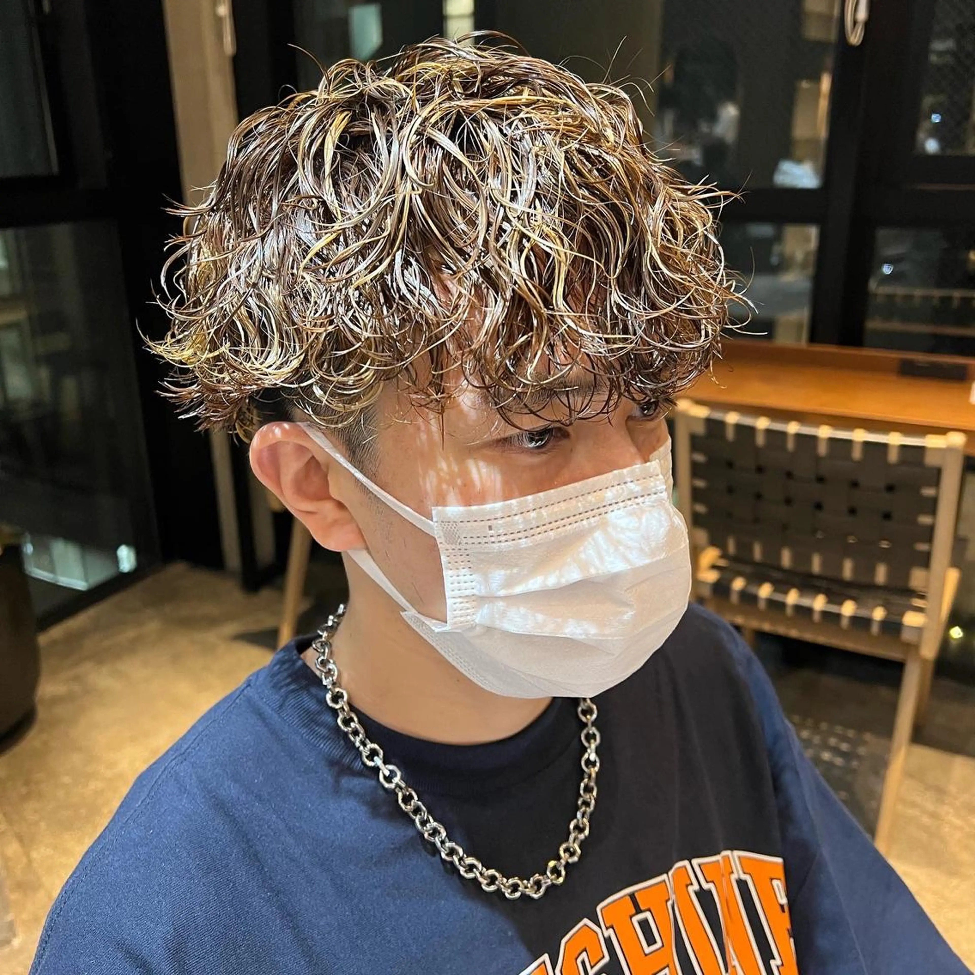 ショート カラー パーマ メンズ メンズハイライト 波巻きパーマ ハイライトカラー ハイライト カット パーマ トリートメント fifth JINGUMAE所属・波巻きスパイラルパー マ/シャドウパーマ駿のヘアスタイル